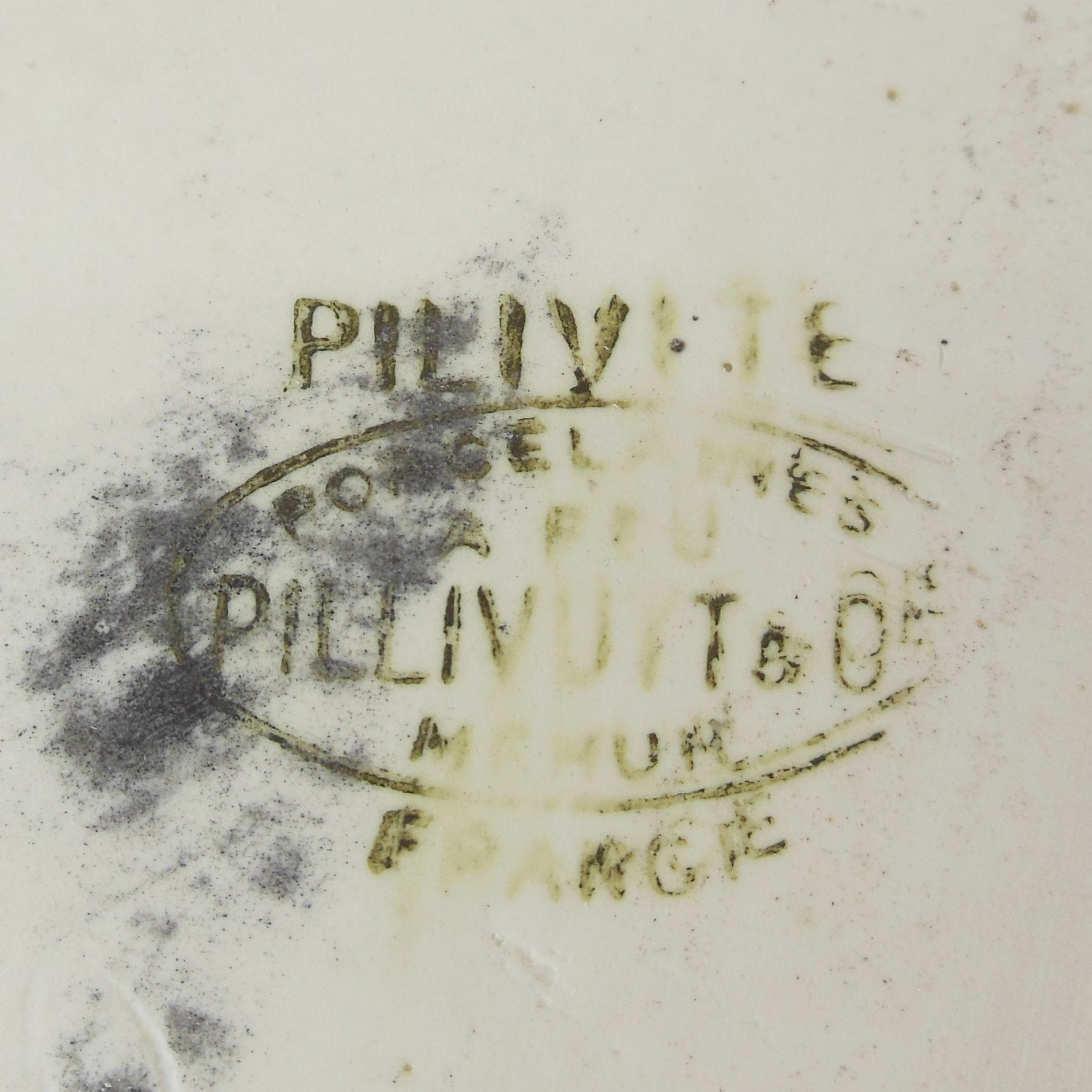 Pillivuyt & Co. France 6 Quart Brown Porcelain Oval Roaster Shell Handle Vintage maker Mark Stamp