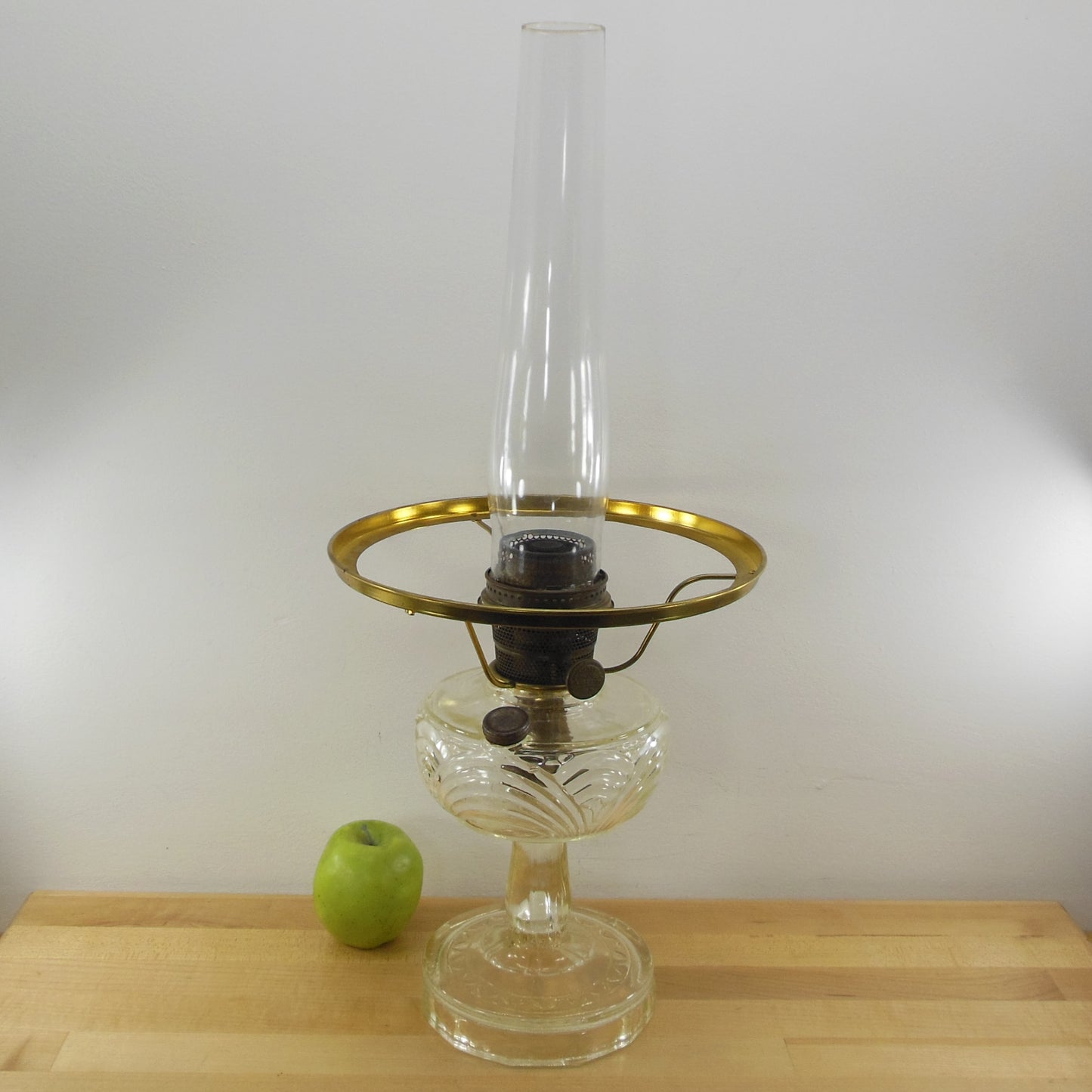 Aladdin Washington Drape Clear Glass Oil Lamp Font & Nu-Type B 