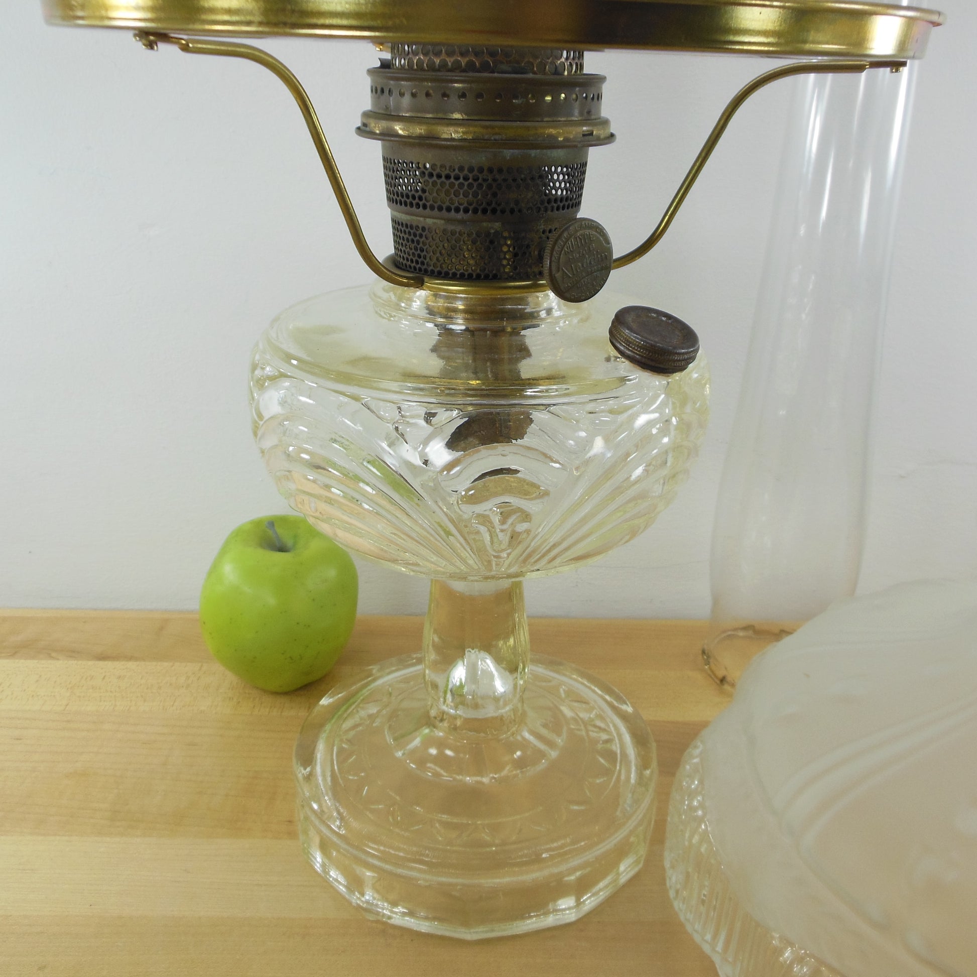 Aladdin Washington Drape Clear Glass Oil Lamp Font & Nu-Type B Bo Shade