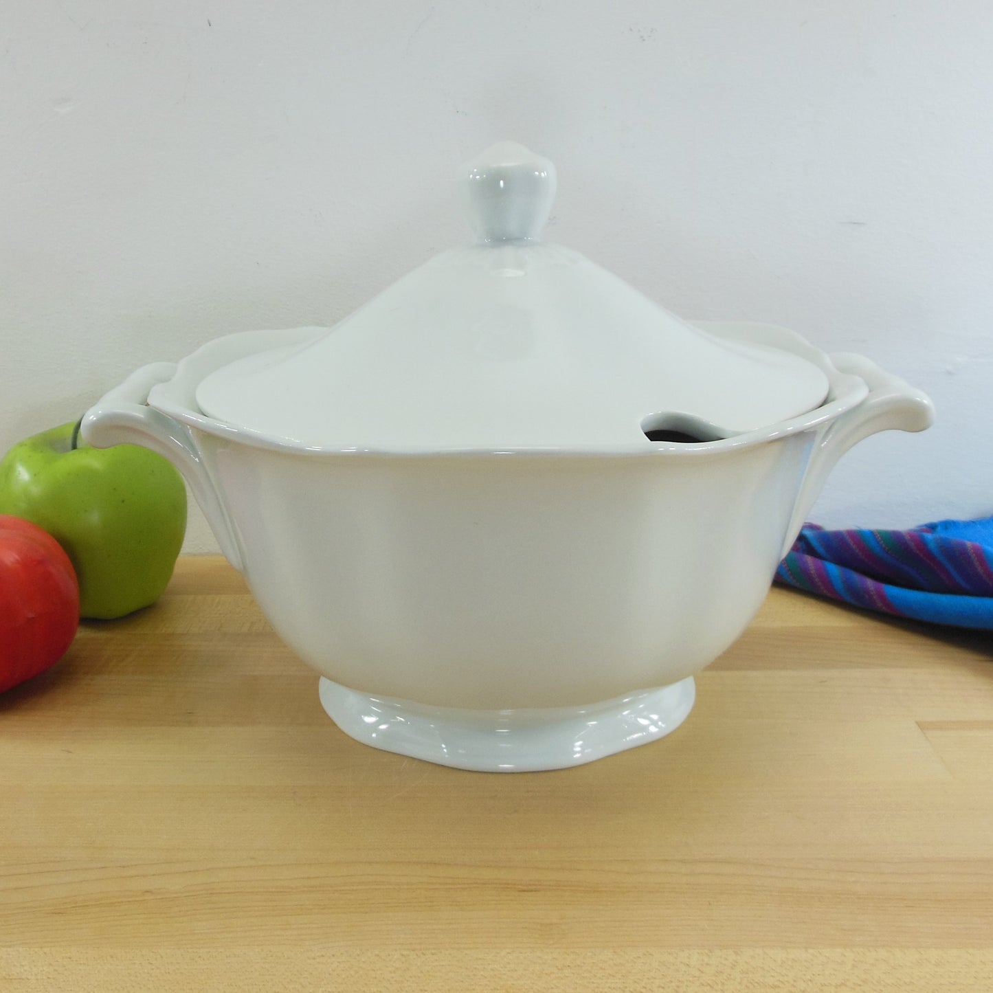 Arabia Finland Solid White Porcelain Soup Tureen