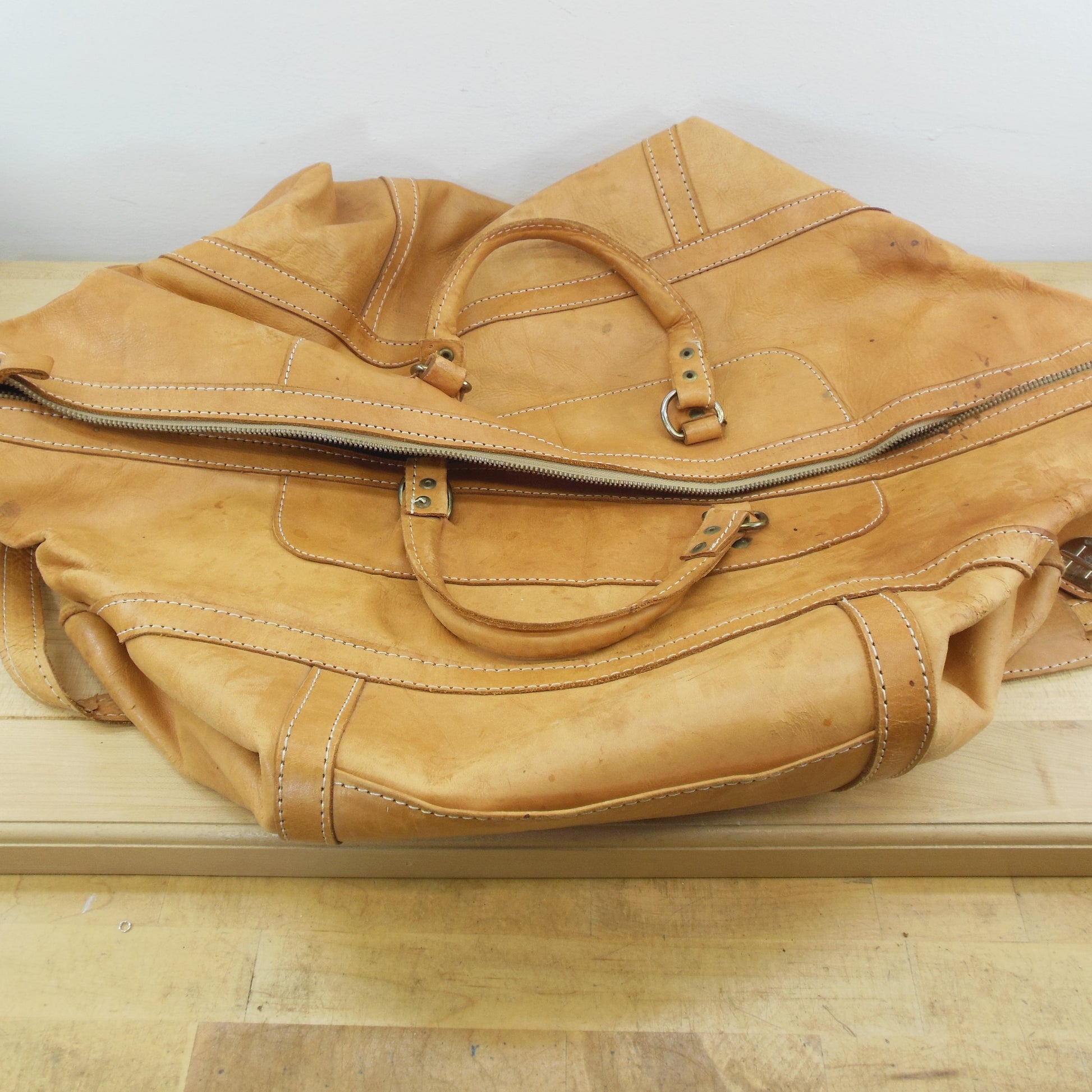 MR Canoa Industria Argentina Natural Leather Large Duffel Travel Bag Stitched