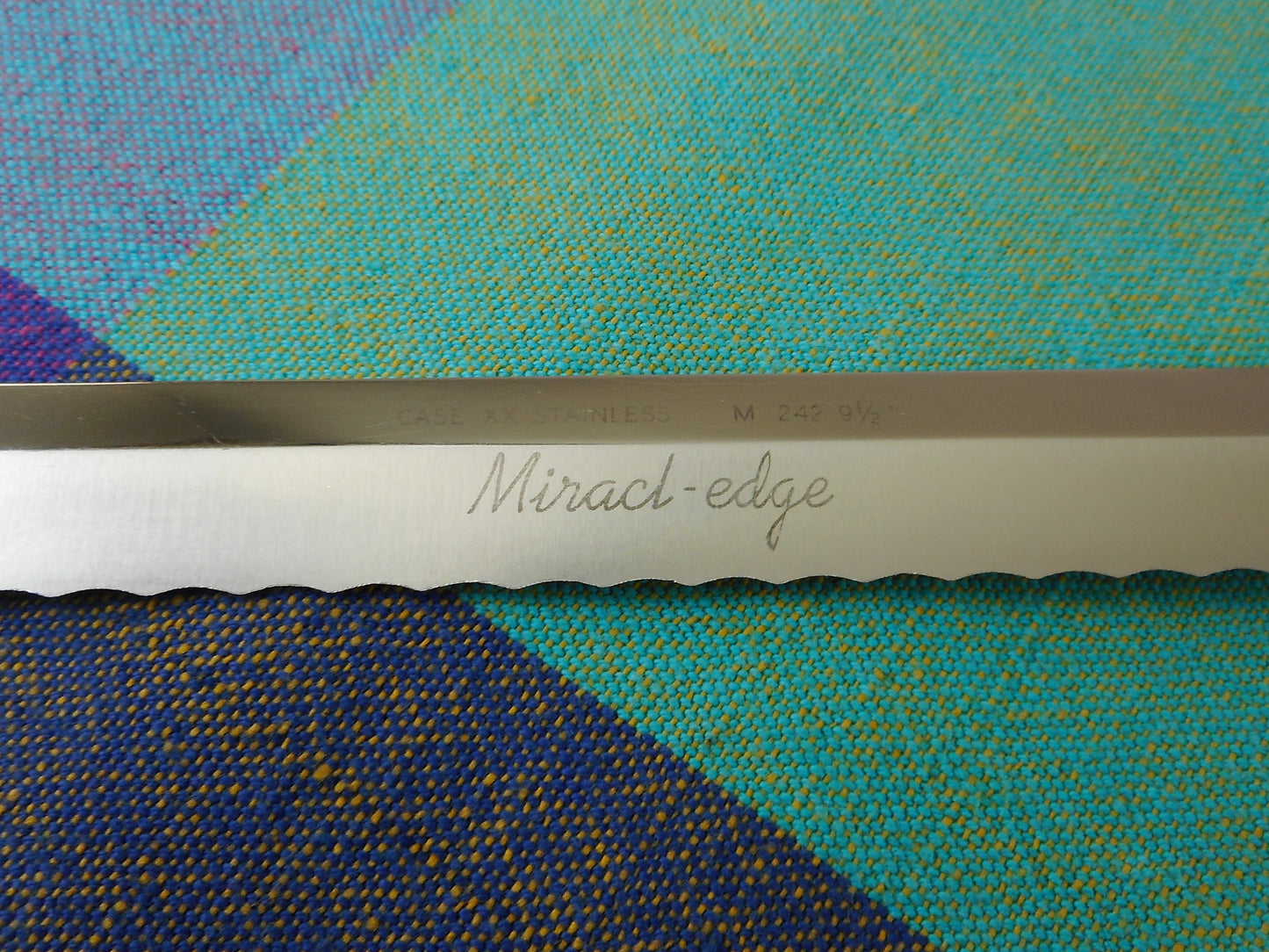 Case XX USA Miracl-Edge Stainless Serrated Bread Slicing M242-9-1/2" Unused