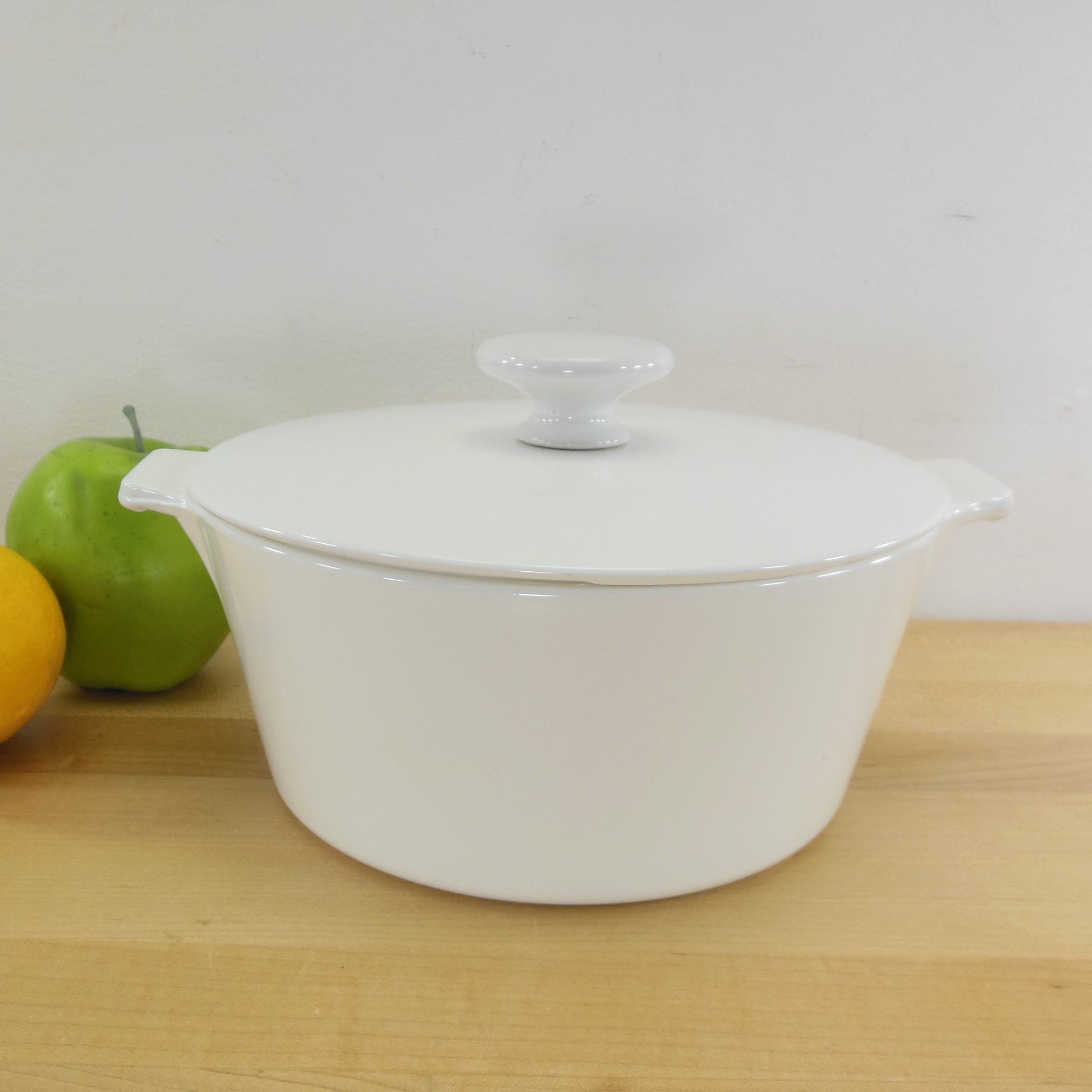 Vintage Centura By Corning 1 1/2 Quart Saucepan with Lid in White