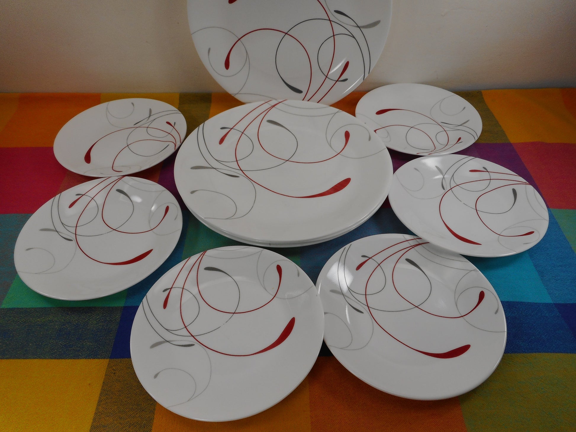 Corelle USA Round Splendor 4 Dinner & 6 Bread Butter Plates - Used