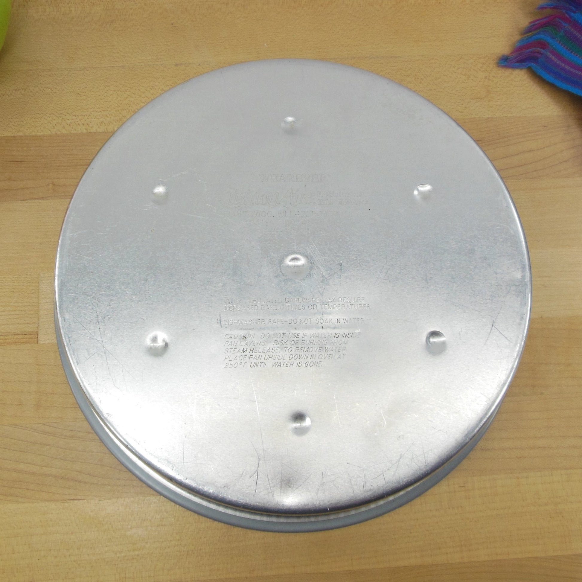 Wearever Airbake Round Aluminum Baking Pan 9 x 1 3/4 Double Wall Air Bake