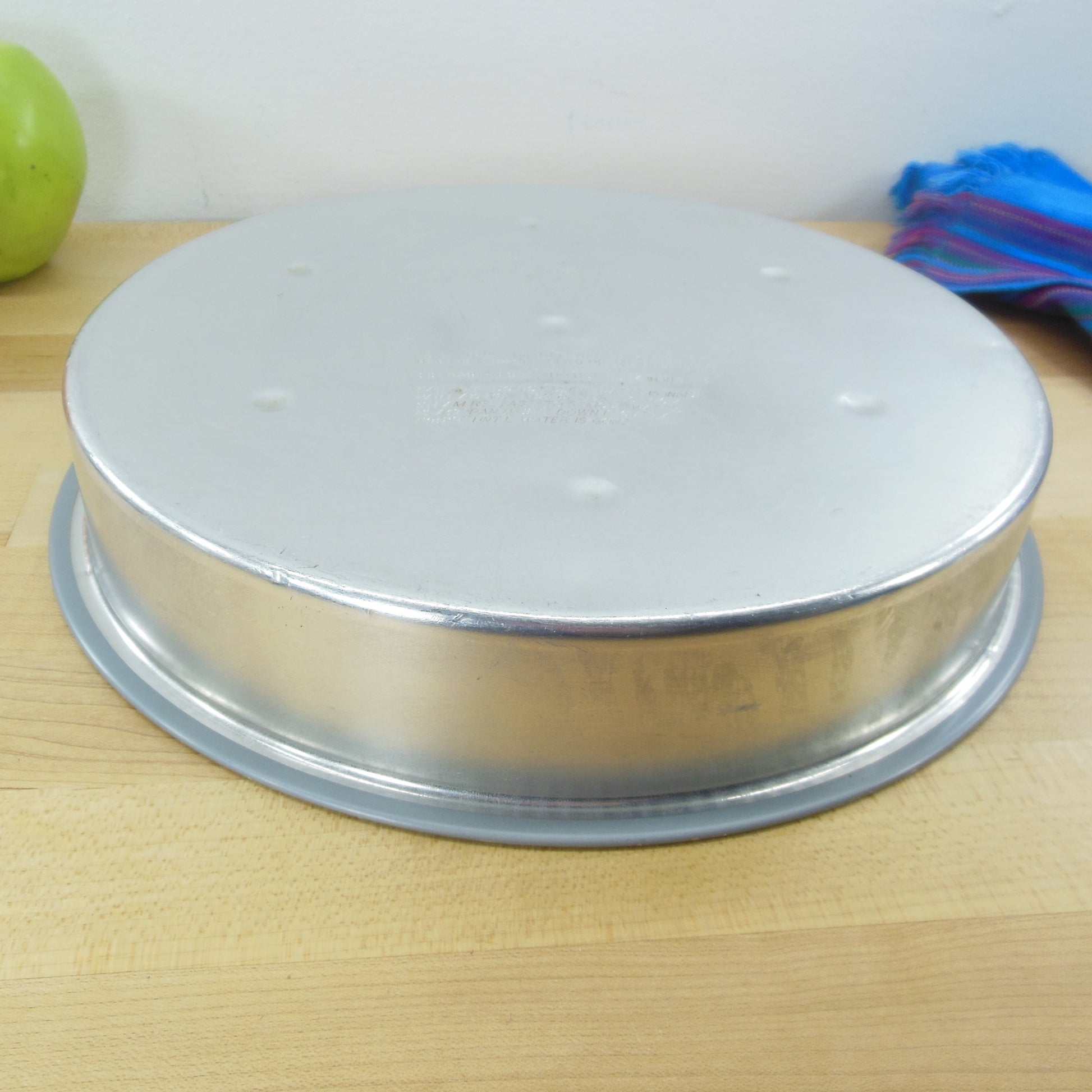 Wear Ever Aluminum Cushion Aire Round Cake Pan 9" Vintage