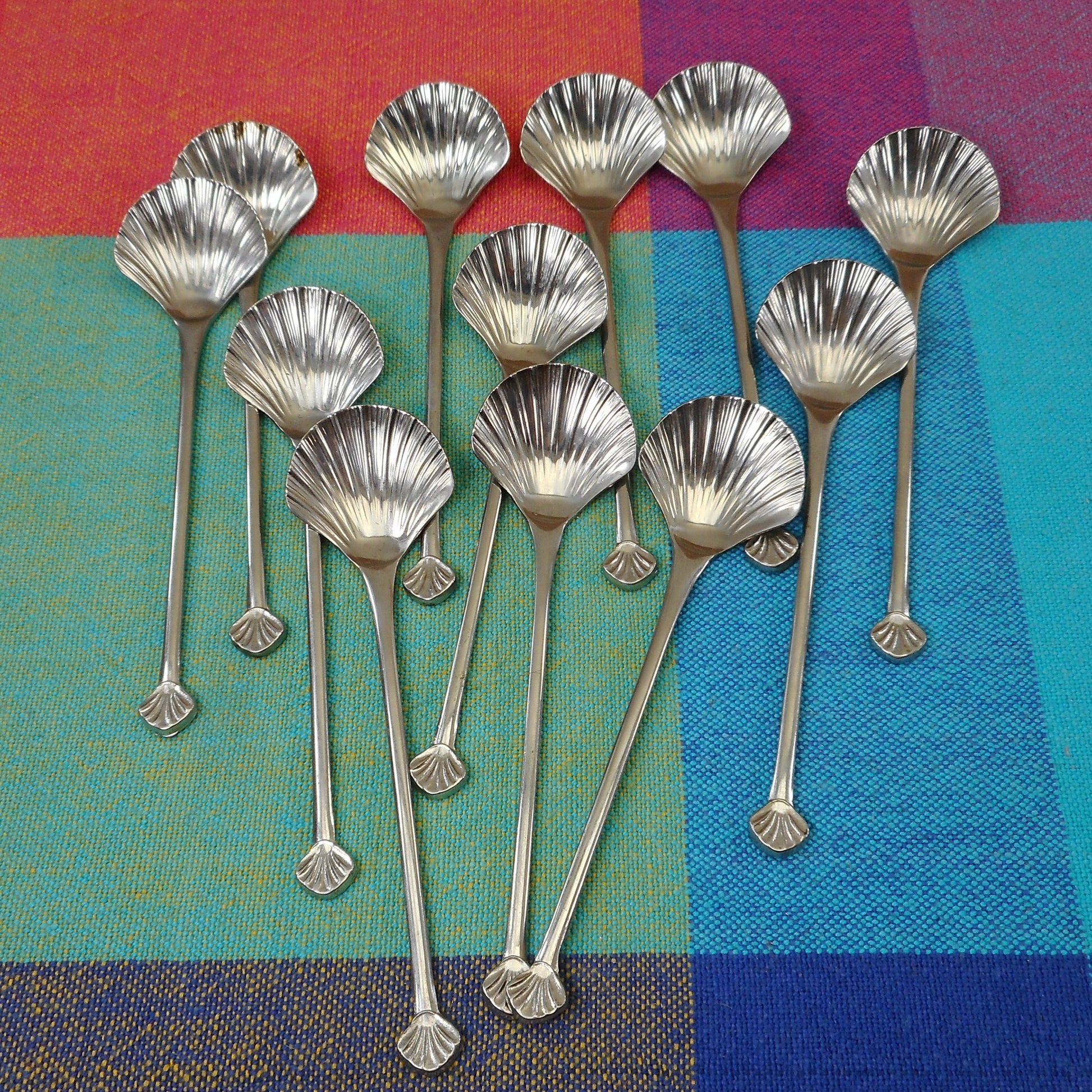 Unbranded 12 Set Demitasse Stainless Spoons Fan Shell 3-7/8" Vintage