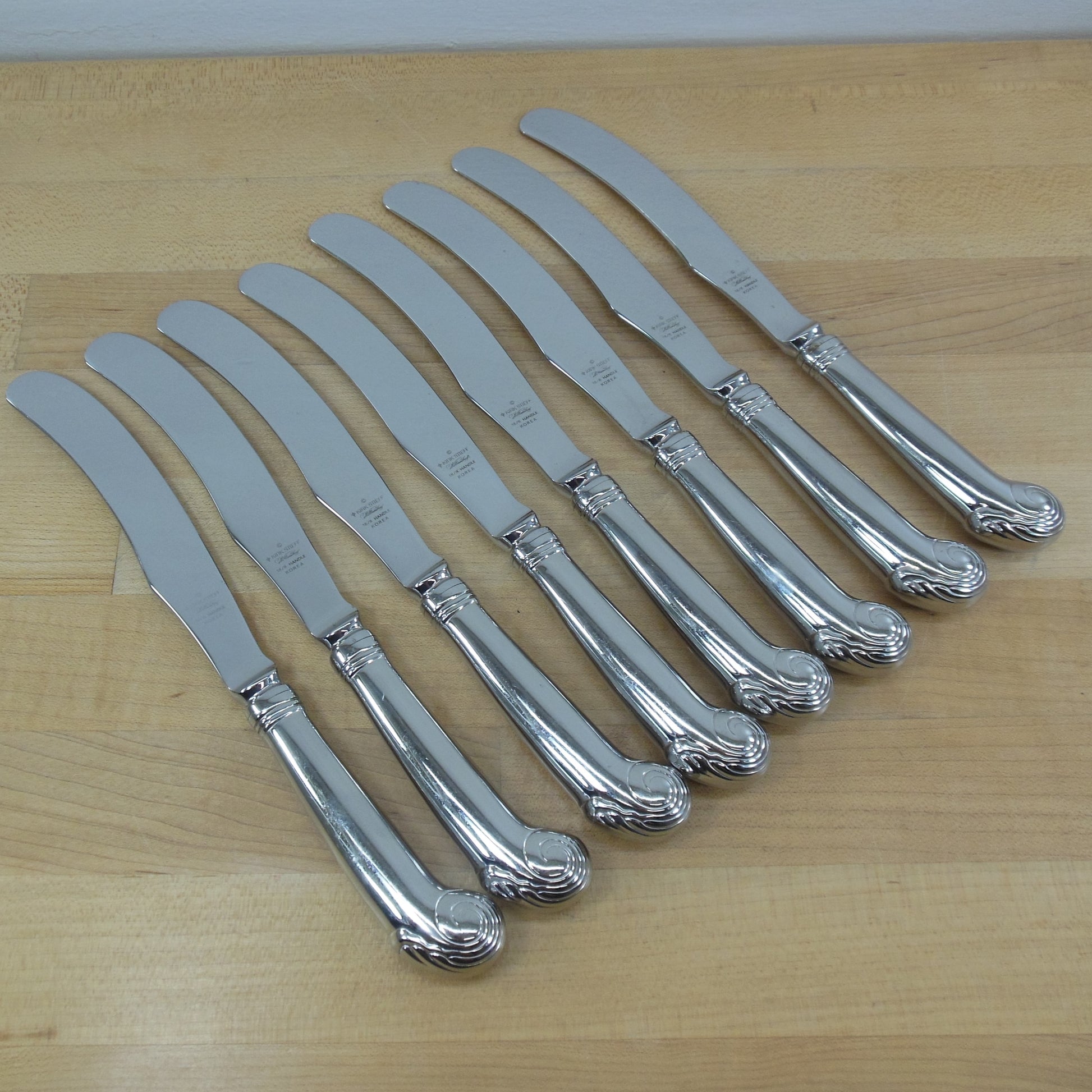 Kirk Stieff Williamsburg Royal Shell Stainless Flatware - 8 Set Dinner Knives