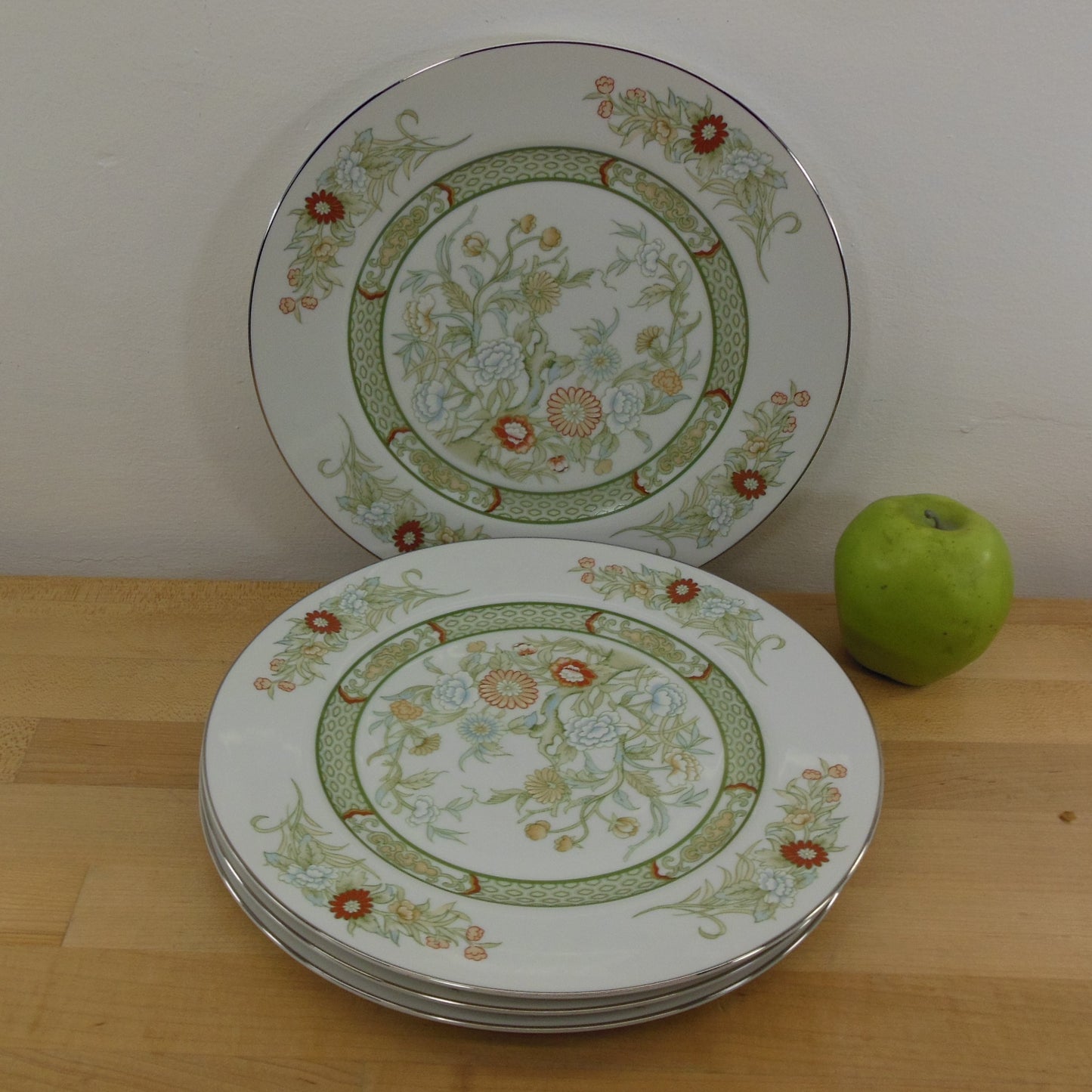 Mikasa Japan Fine China Kabuki L9011 - Dinner Plates 4 Set