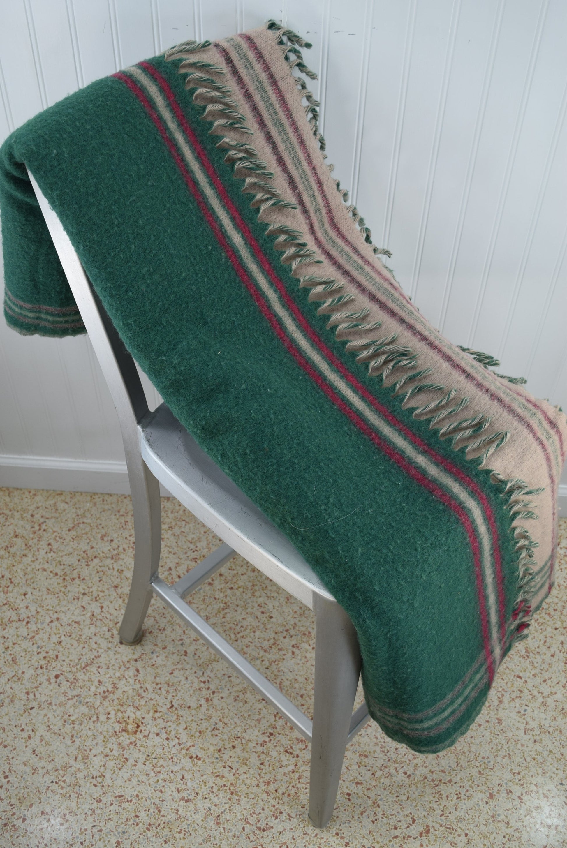 Fieldcrest Cannon Wool Throw Holiday Horn Green Red All Year Use christmas