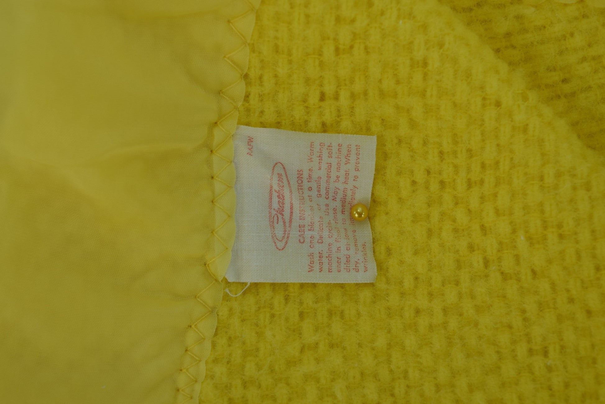 Acrylic Thermal Blanket for sale Lemon Yellow with Embroidered Binding Retro Bedding all season