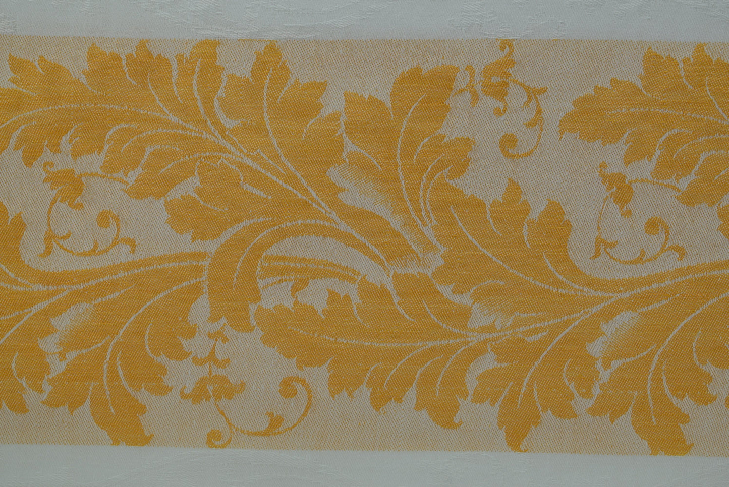 Linen Damask Tablecloth Vintage White Gold Leaves 60" X 82" border