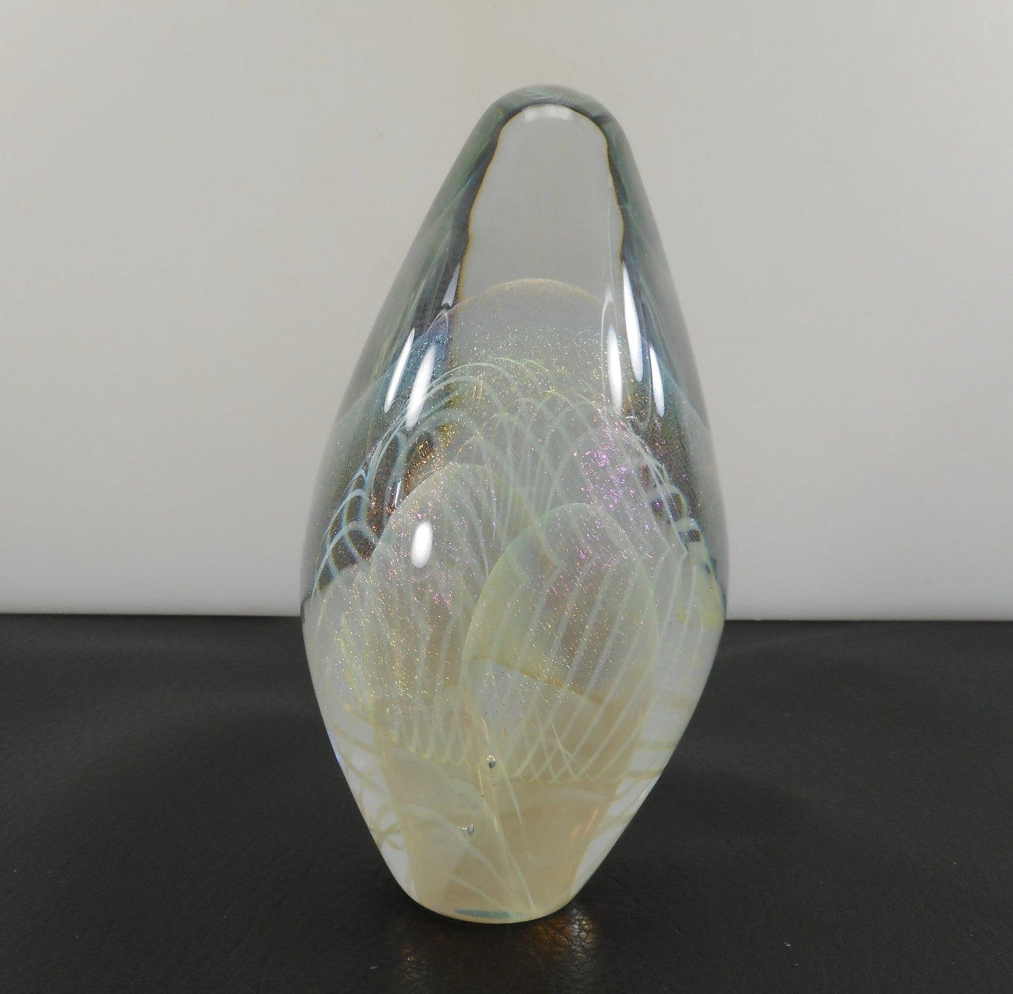 Robert Eickholt Signed 1995 Iridescent Art Glass Egg Pointed Paperweight Studio