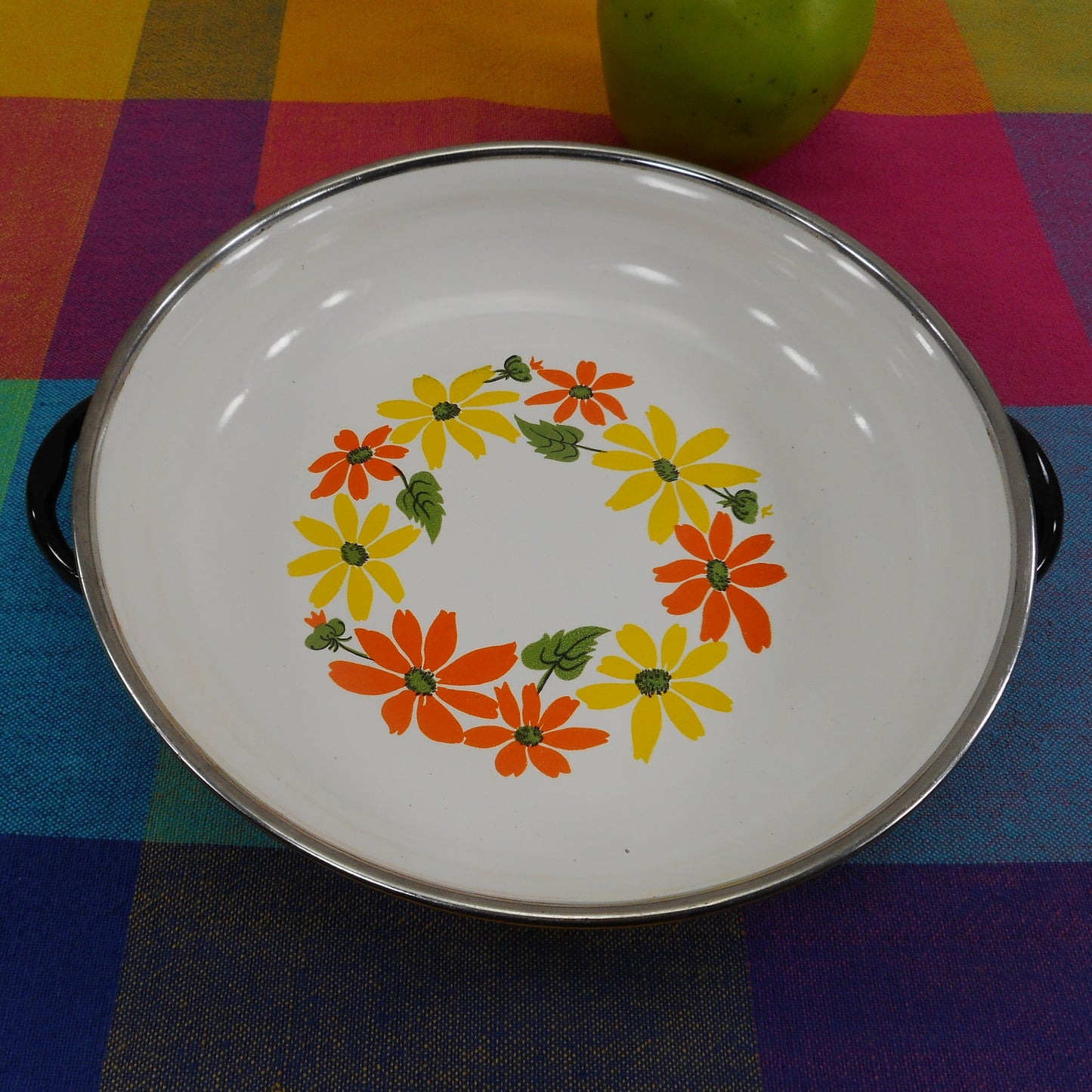 EKCO Country Garden Enamelware Sizzler Pan Au Gratin - Mod Orange Yellow Daisy Flowers