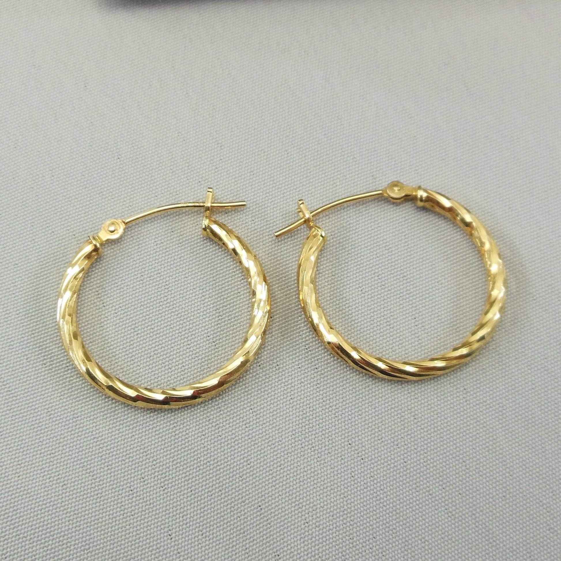 Michael  Anthony NY Pair Estate 14K Yellow Gold Hoop Earrings 20 mm 1 Gram Textured