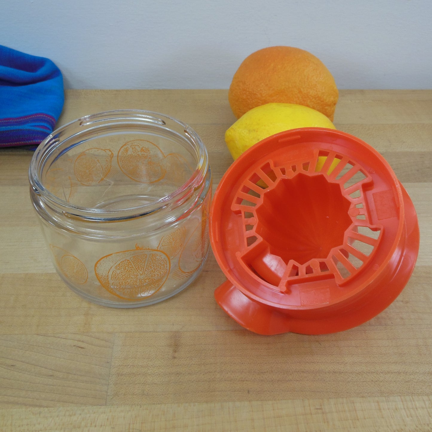 Gemco USA Citrus Orange Juicer Glass Jar Hand Reamer Vintage