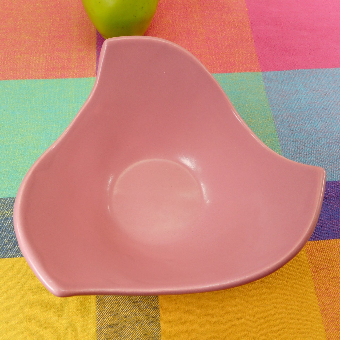 Haeger USA Pottery Pink Mauve 606 Bowl - 3 Point Triangular Mid Century Era Vintage