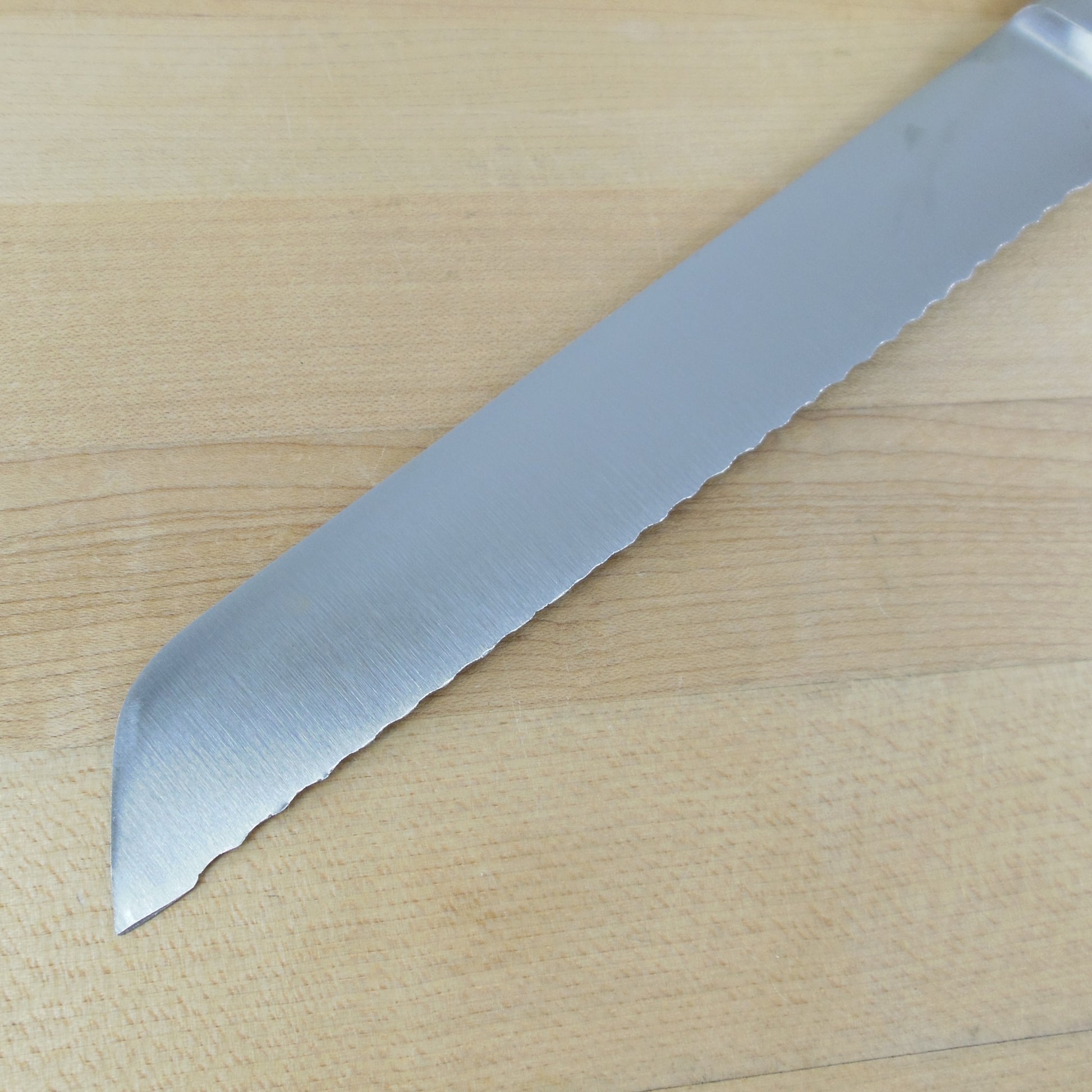J.A. Henckels Germany 8" Serrated Bread Slicer Knife 31076-200mm Used