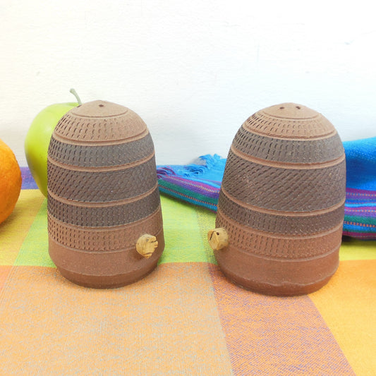 Hogan Signed Pottery Beehive Incised Brown Salt Pepper Shakers