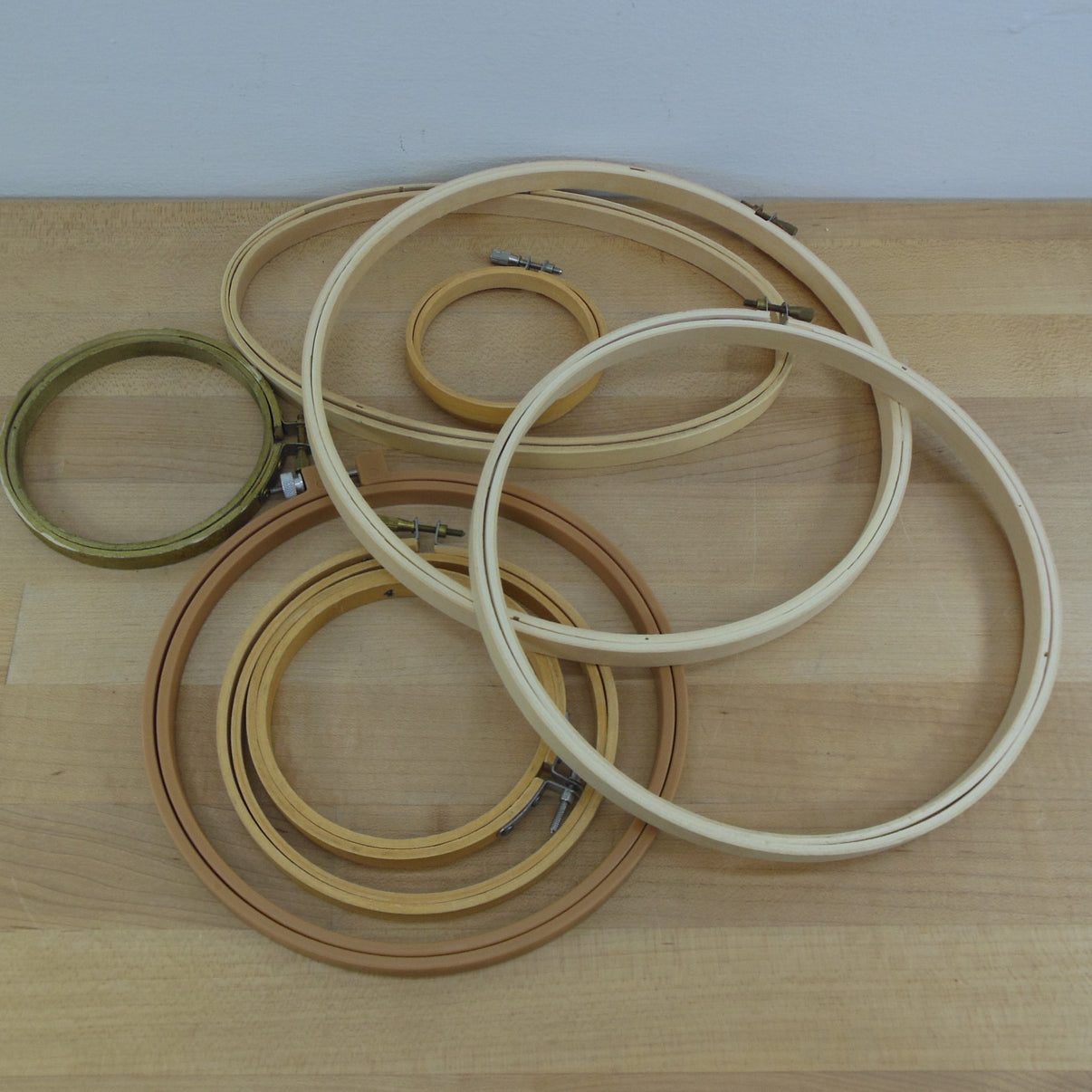 Embroidering Sewing Hoops 8 Lot Westex and Other Olde Kitchen & Home