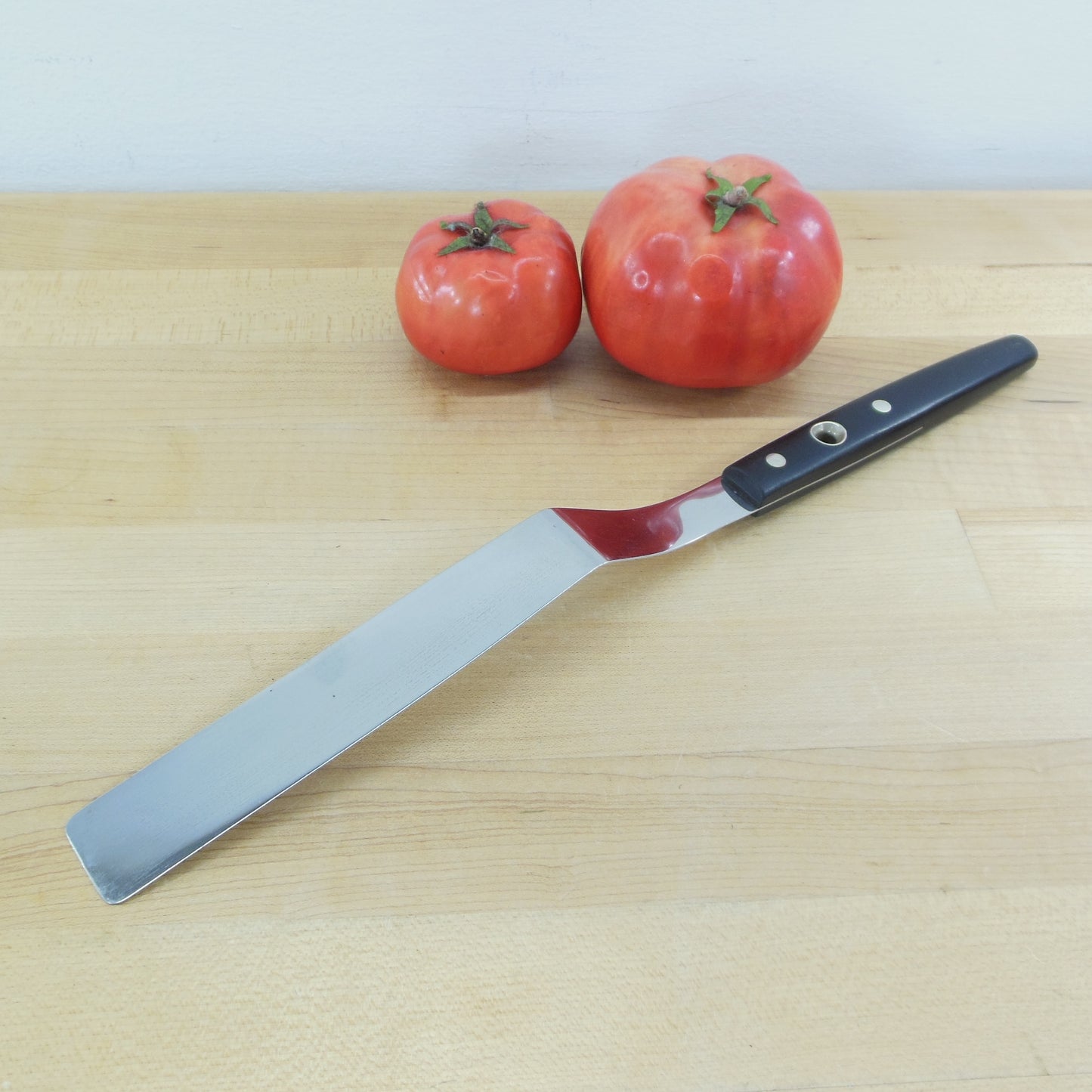 Flint Ekco Offset Icing Spatula - Long Black Handle Center Hole used