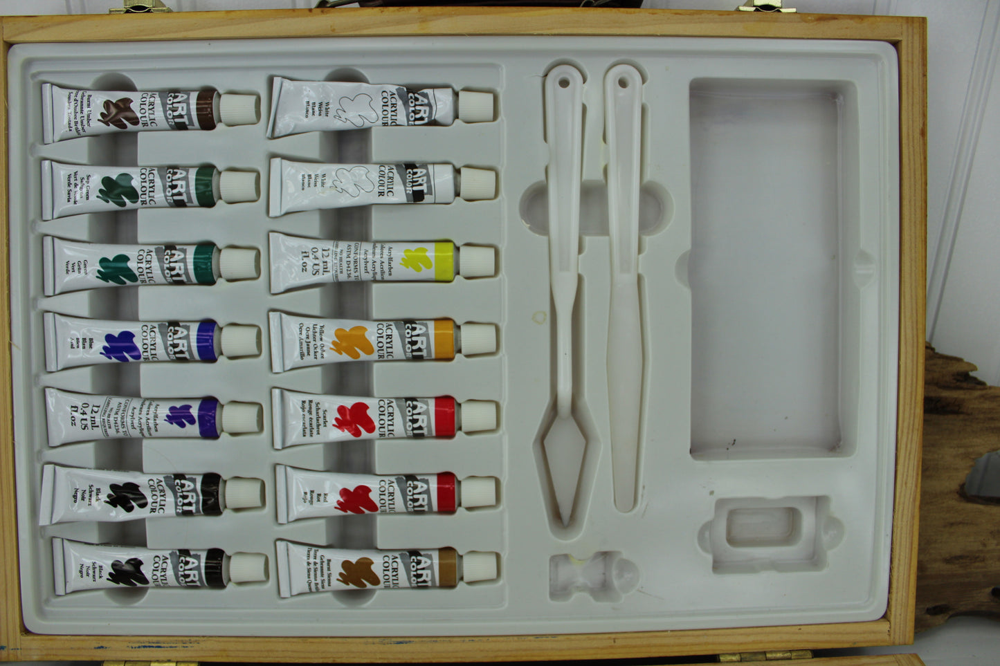 Art Box Acrylic Paints Brushes Daler Rowney Canvas Pre Owned DIY acrylic paint tubes