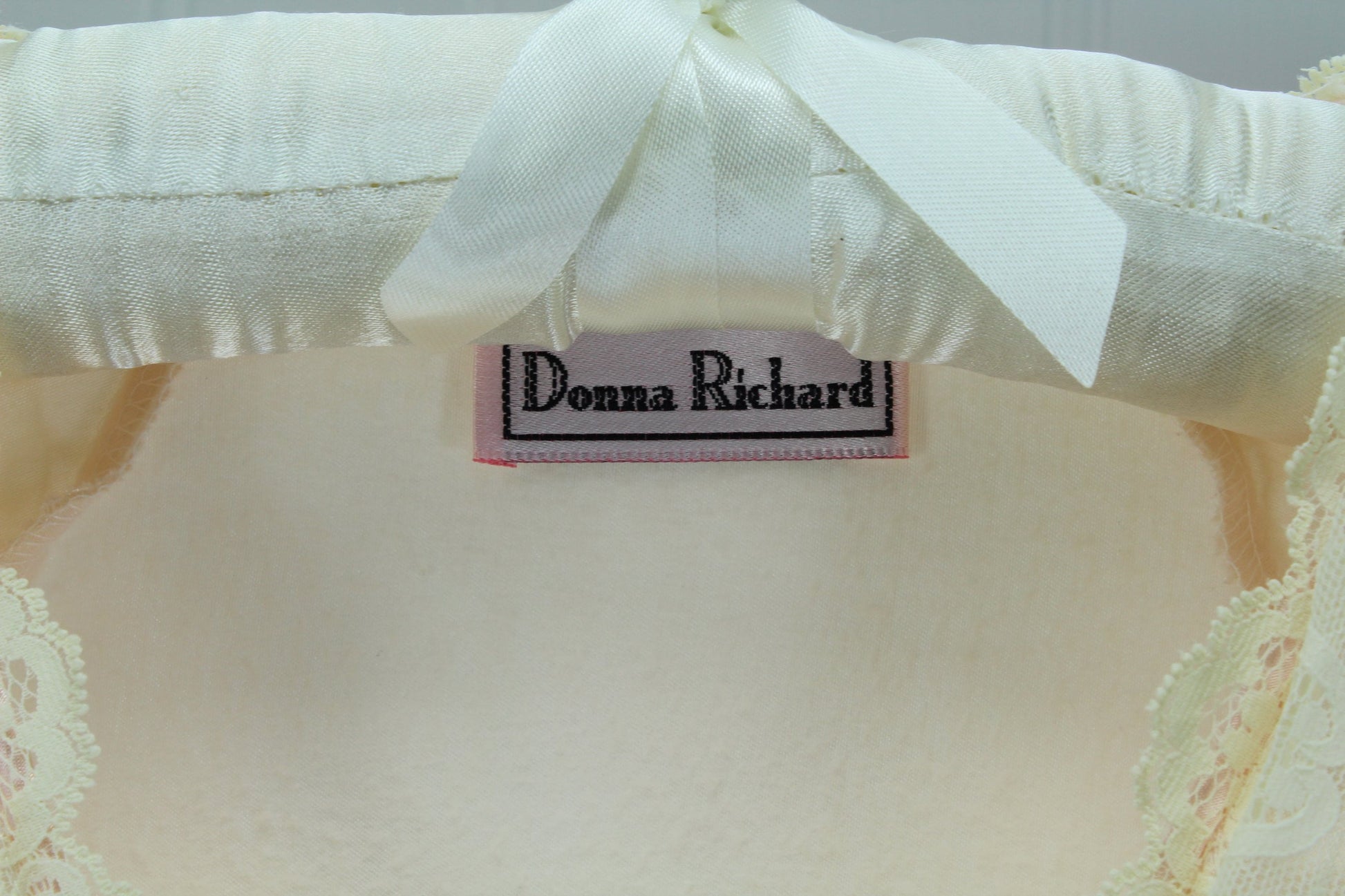 Donna Richard Nightgown Blush Pink Polyester Cotton Lace Collar Size Medium 1970s 80s