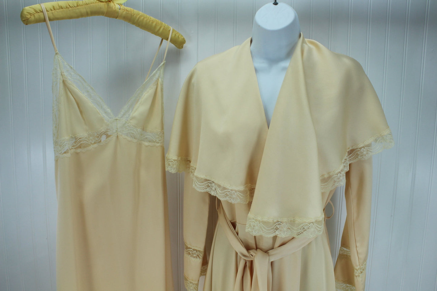 QUINTANNA Gown Peignoir Set  Nude Matching Lace Exquisite Trousseau Size M wedding