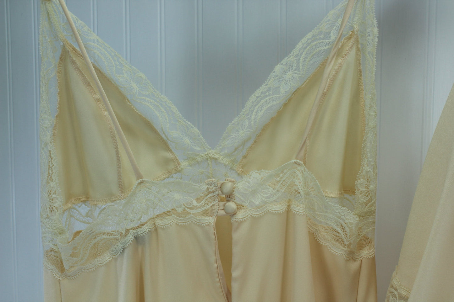 QUINTANNA Gown Peignoir Set  Nude Matching Lace Exquisite Trousseau Size M vintage