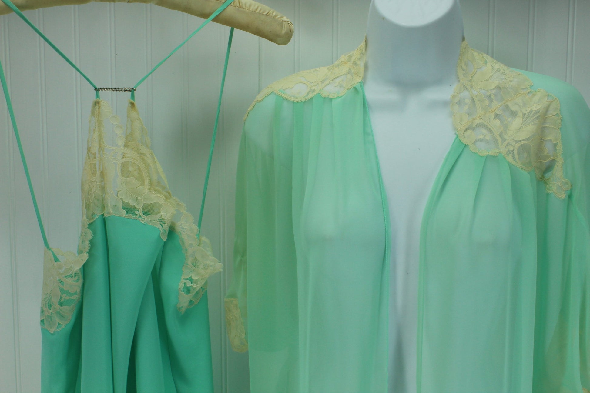 LILIANNE Gown Peignoir Robe Set  Aqua Polyester Nude Wide Lace Size M washable
