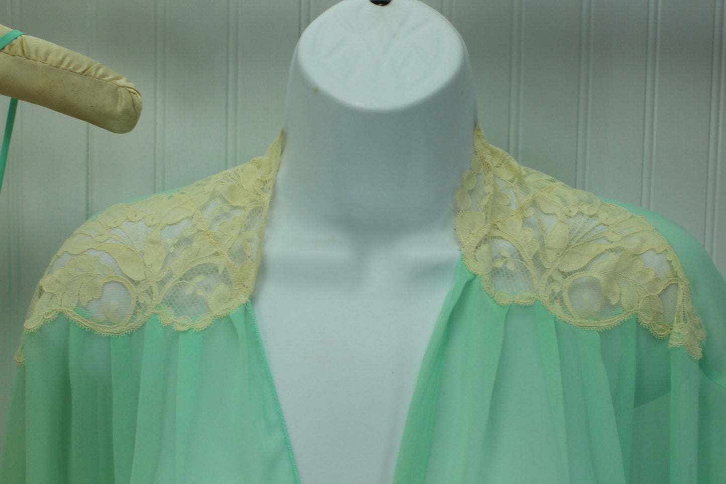 LILIANNE Gown Peignoir Robe Set  Aqua Polyester Nude Wide Lace Size M trousseau