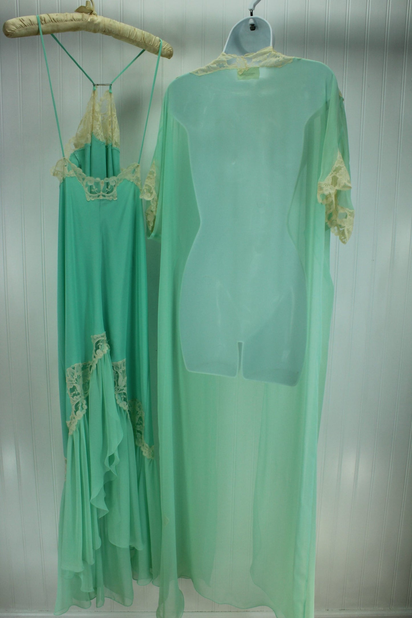 LILIANNE Gown Peignoir Robe Set  Aqua Polyester Nude Wide Lace Size M honeymoon