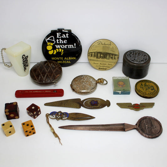 Estate Collection Old Stuff Dice Trinket Boxes Tin Busch Gdns '39 World's Fair DOJ Svc Pin