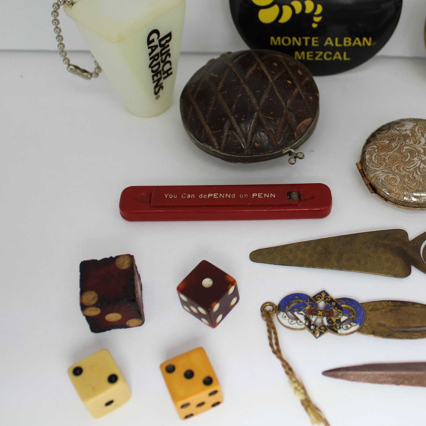 Estate Collection Old Stuff Dice Trinket Boxes Tin Busch Gdns '39 World's Fair DOJ Svc Pin slide out pocket knife