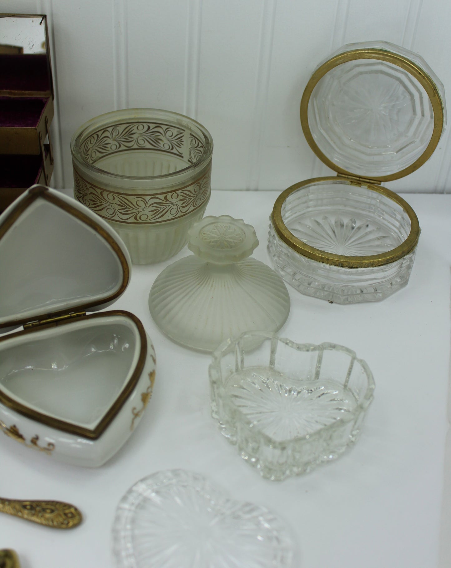 Collection 8 Vanity Collectibles Glass & Glitz Boxes Jewel Frosted Rococo MOP painted grapes