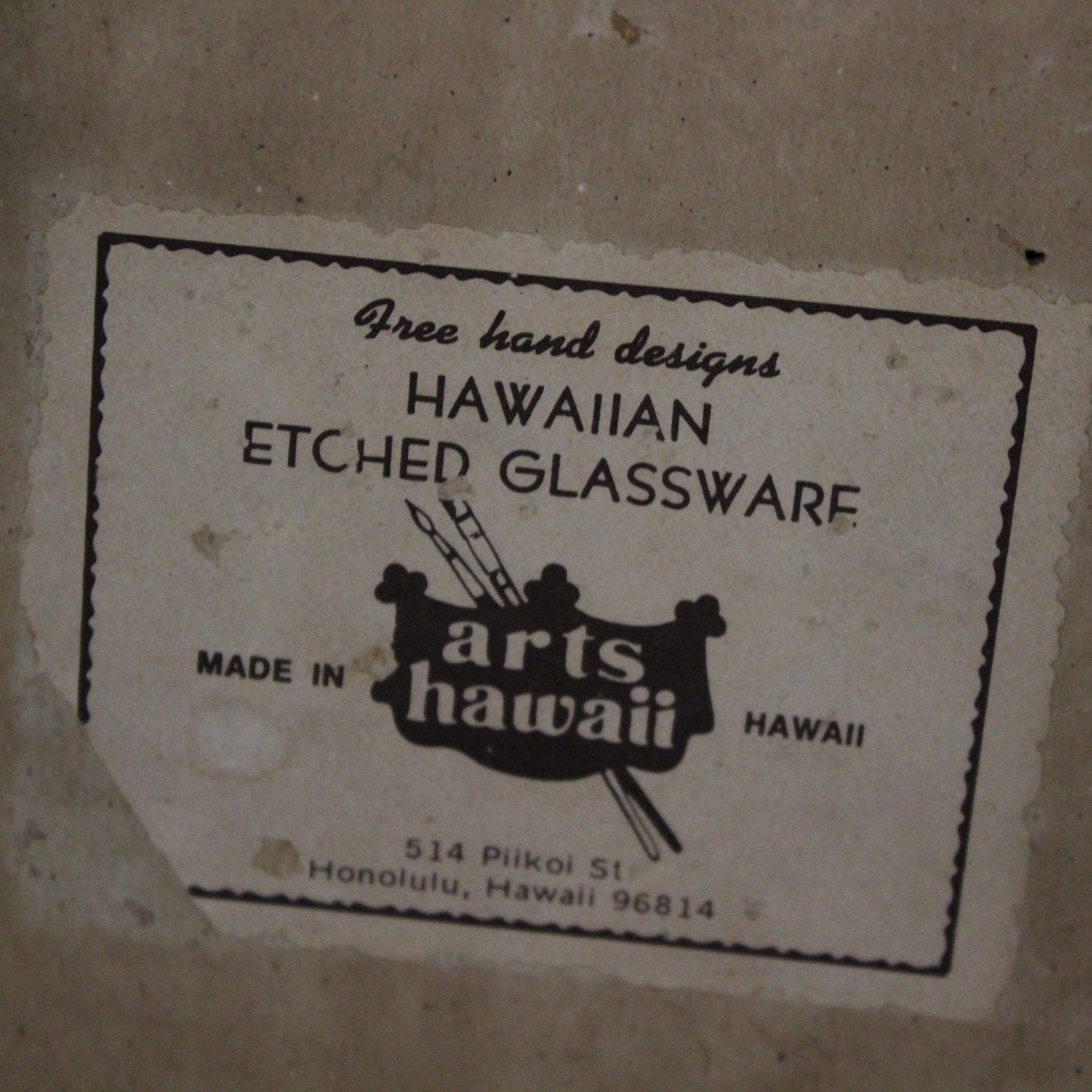 Frank Oda Arts Hawaii Pair Flutes Goblets Hibiscus Etched Wedding Gift 1980s closeup label hawaiian etched glass arts hawaii