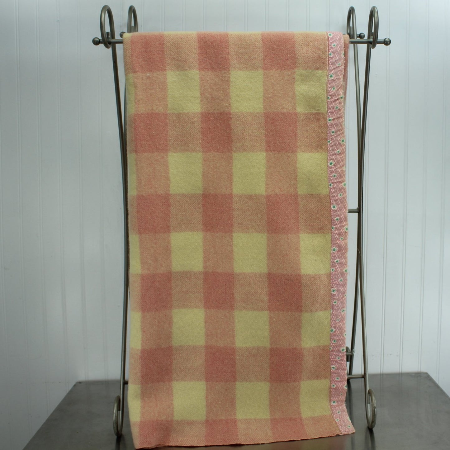Small Wool Blanket Cream Pink Big Checks Late 1940s Use or Cutter DIY side view of blanket and binding