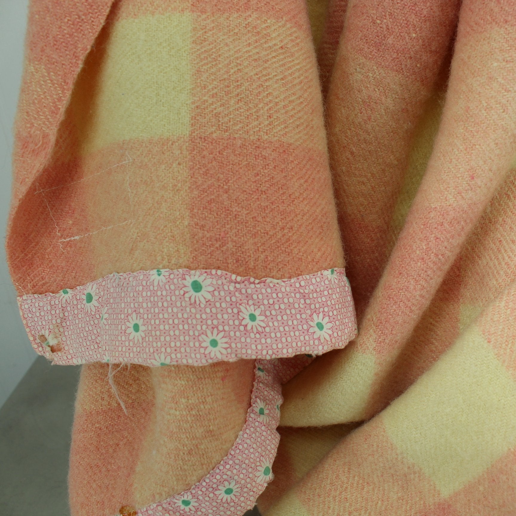 Small Wool Blanket Cream Pink Big Checks Late 1940s Use or Cutter DIY close view check blanket binging