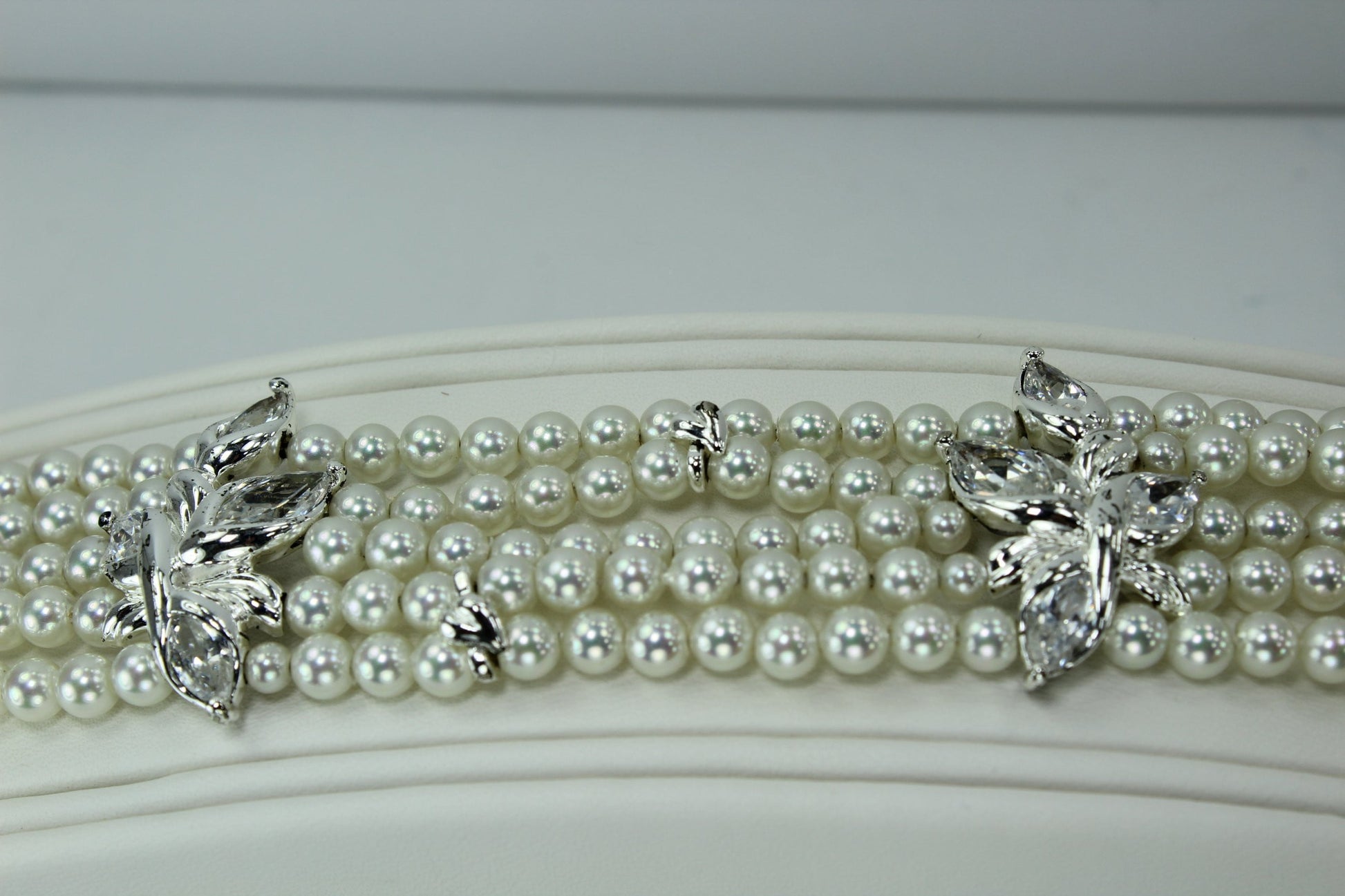 CAROLEE Pearl Bracelet 5 Strand Crystal Flowers Silver Leaves Wedding Accessory unusual