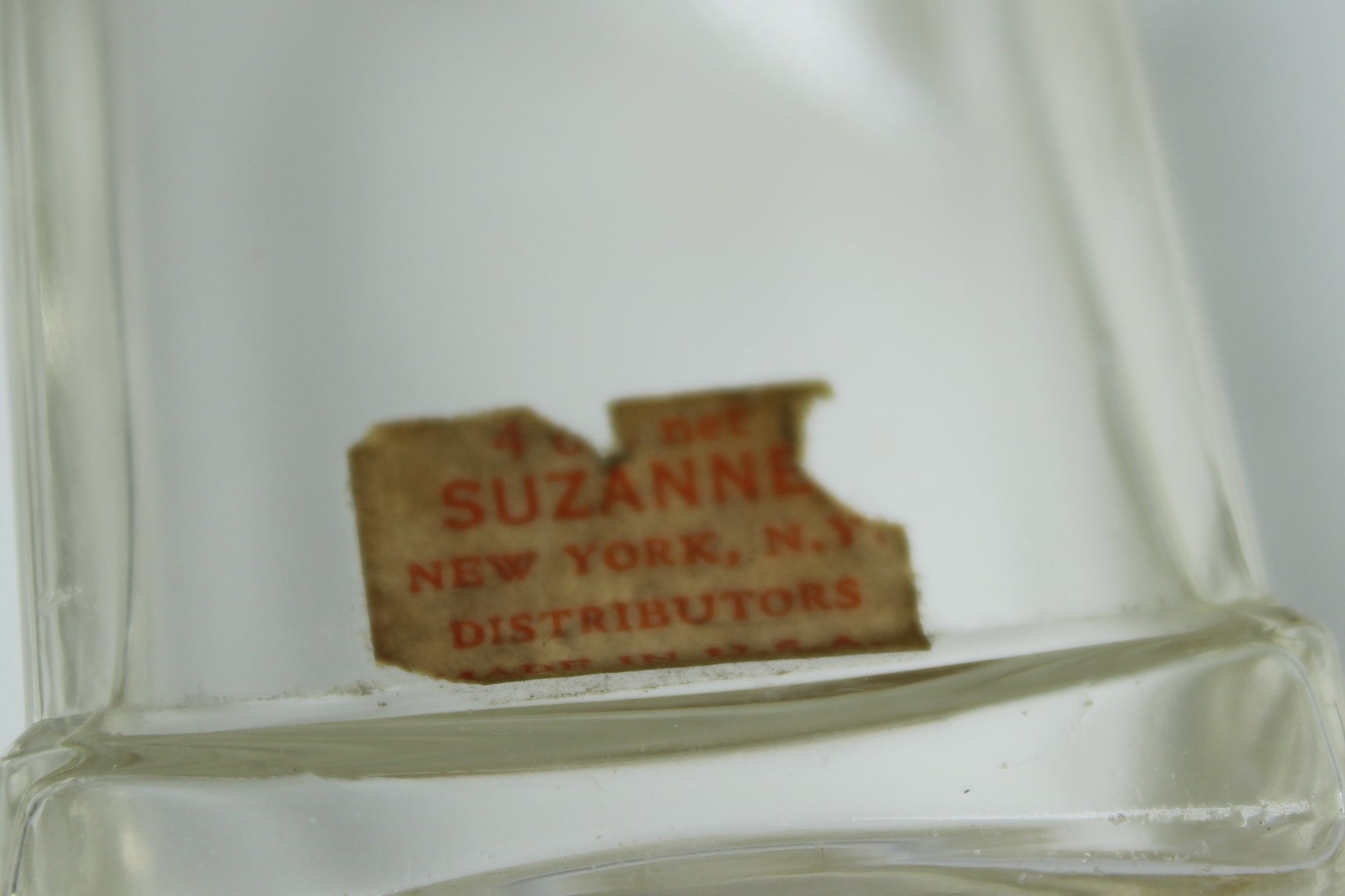 Vintage Suzanne Tout de Suite Empty Collectible Bottle Skyscraper Art Deco Design paper labels distributors 