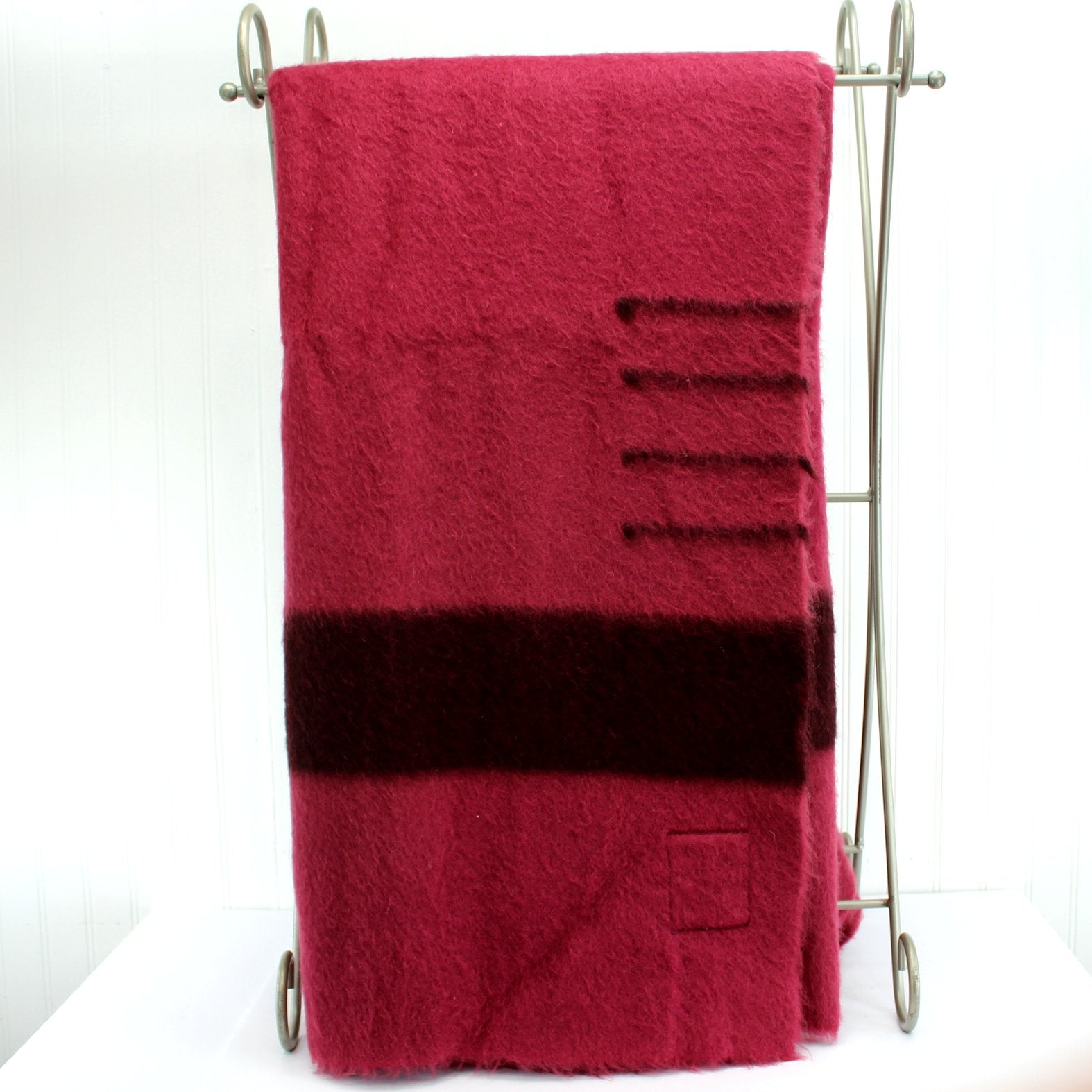 Rare Hudson Bay Wool Blanket 4 Point Cranberry  69" X 91" Weight 6# Excellent vertical view 4 points band black