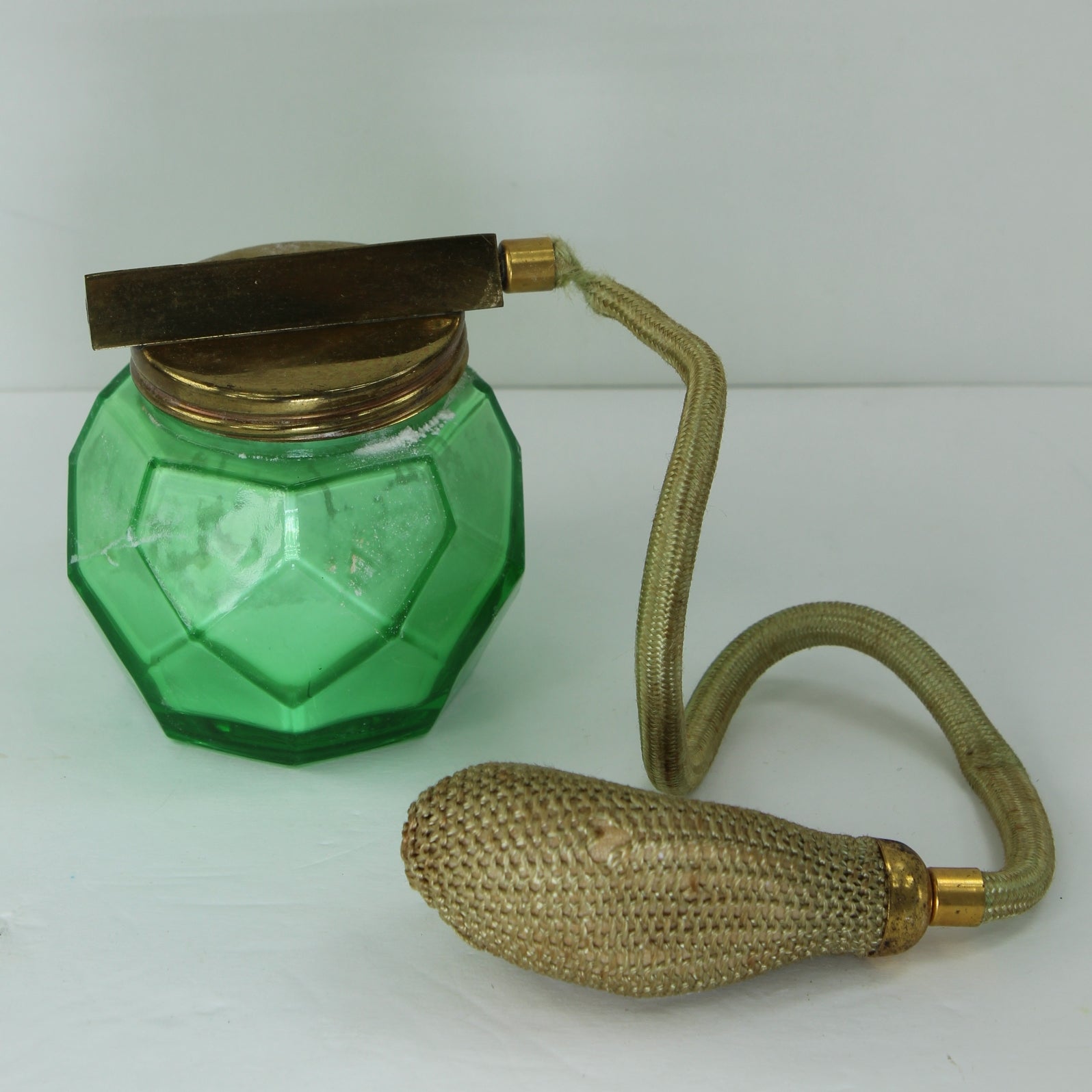 Extremely Rare Antique 1930s Volupte Spray Body Powder Atomizer Green Glass Powder Filled