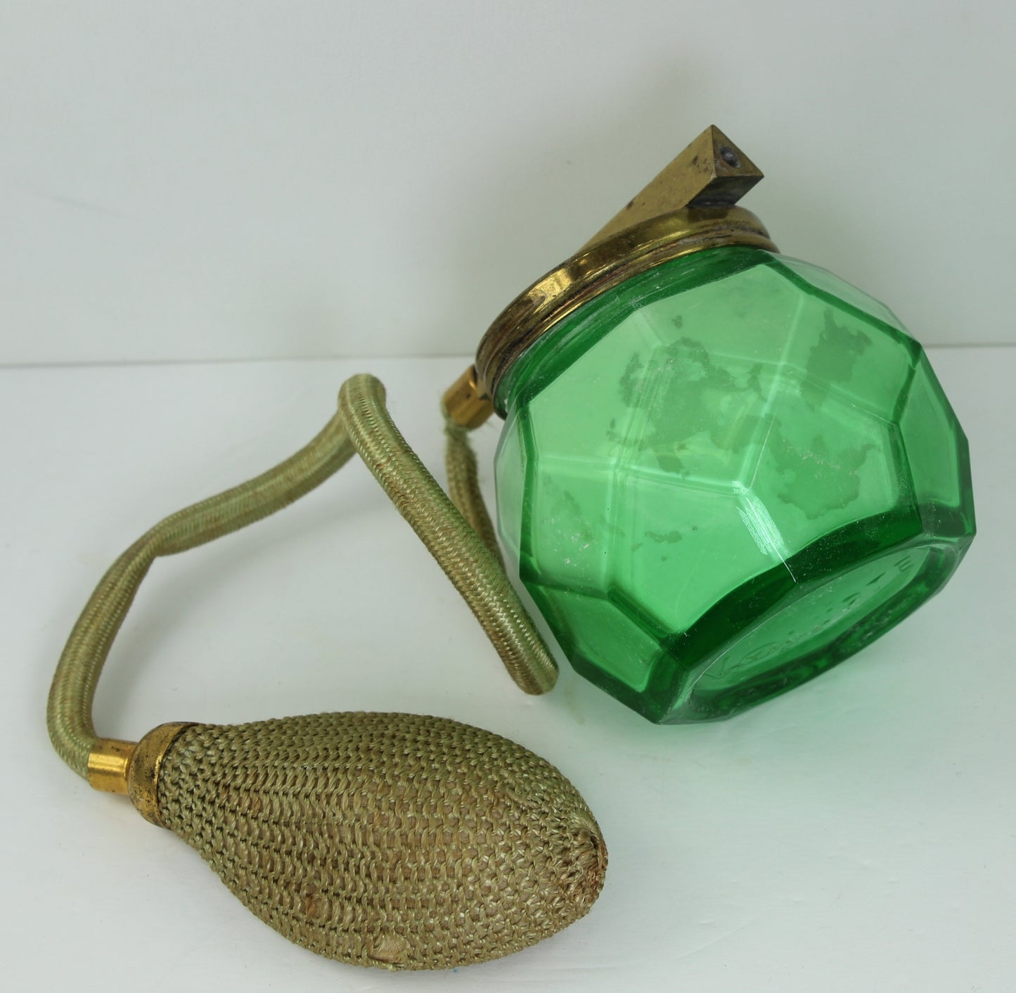 Extremely Rare Antique 1930s Volupte Spray Body Powder Atomizer Green Glass Powder Filled approx 3" wide
