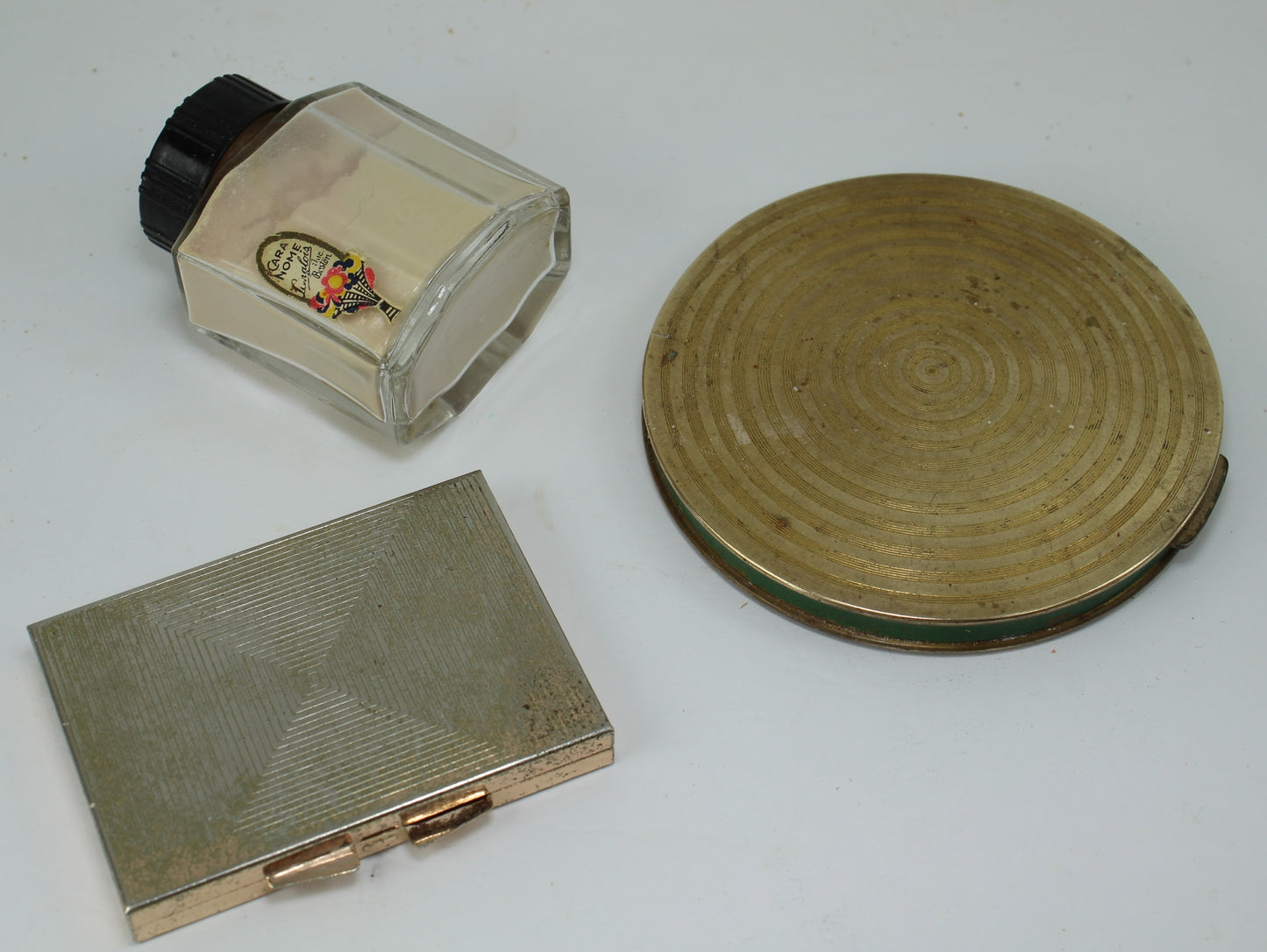 Collection Vintage 10 Vanity Compact Powder Jars Pill Boxes Mid Century & 1940s green enamel compact leaves