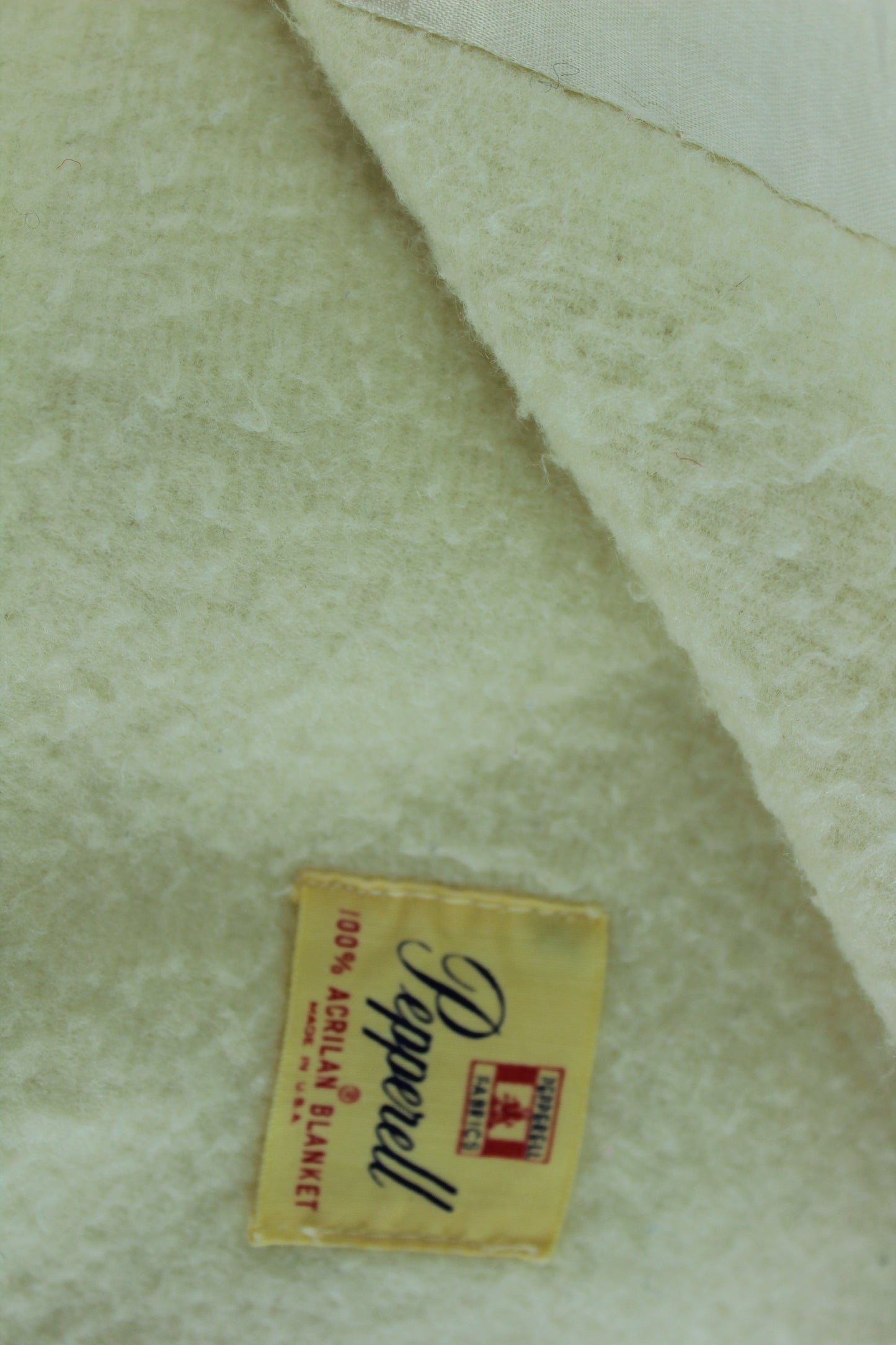 Vintage Pepperell Blanket Ivory Acrilan Acrylic Satin Binding 73" X 86" orig tag