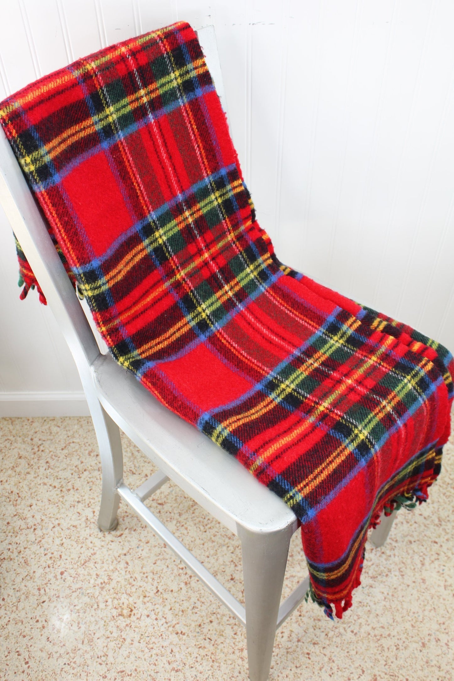 Wool Throw Lap Blanket Red Royal Stewart Tartan Plaid Crest Cannon 47" X 48" vibrant