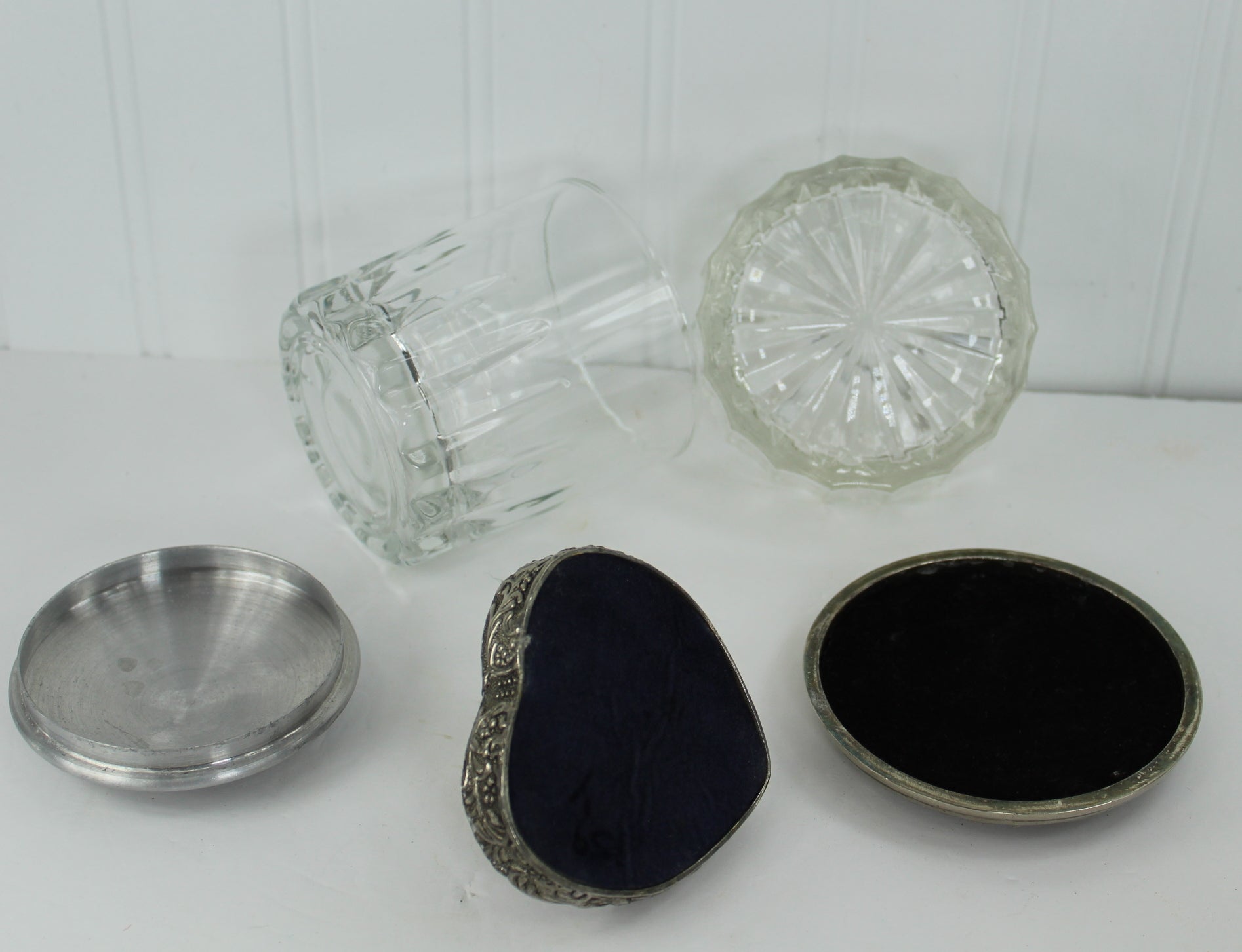Vintage Collection Vanity Glass Jars & Ring Holder Repousse Floral nice combinatin of like items for bath vanity gift boxes