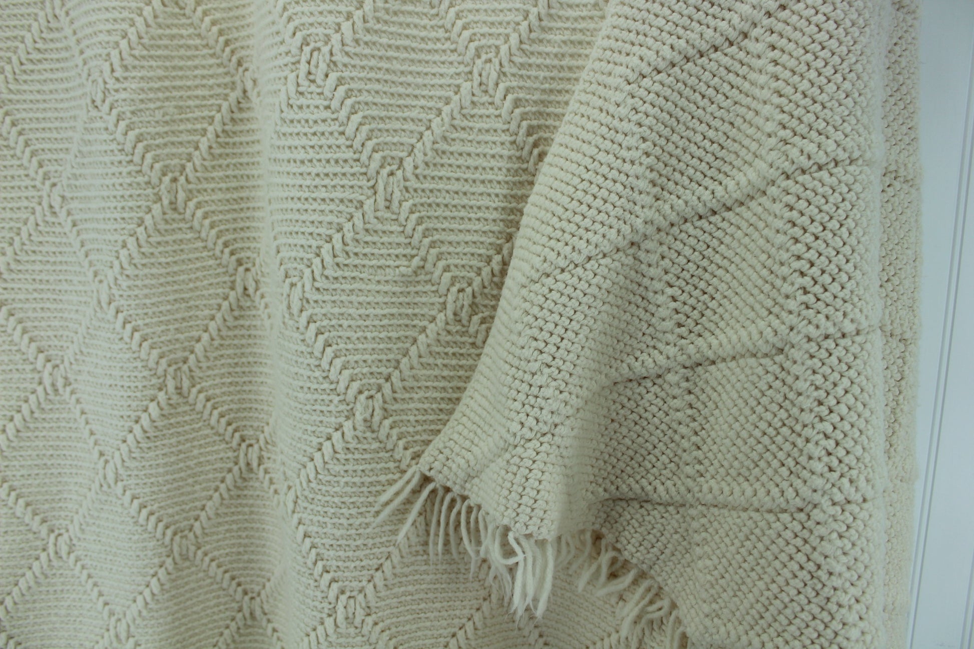 Hand Made Afghan Dimensional Design Acrylic Blend Throw Ivory 45" X 71" Knotted Fringe artisan