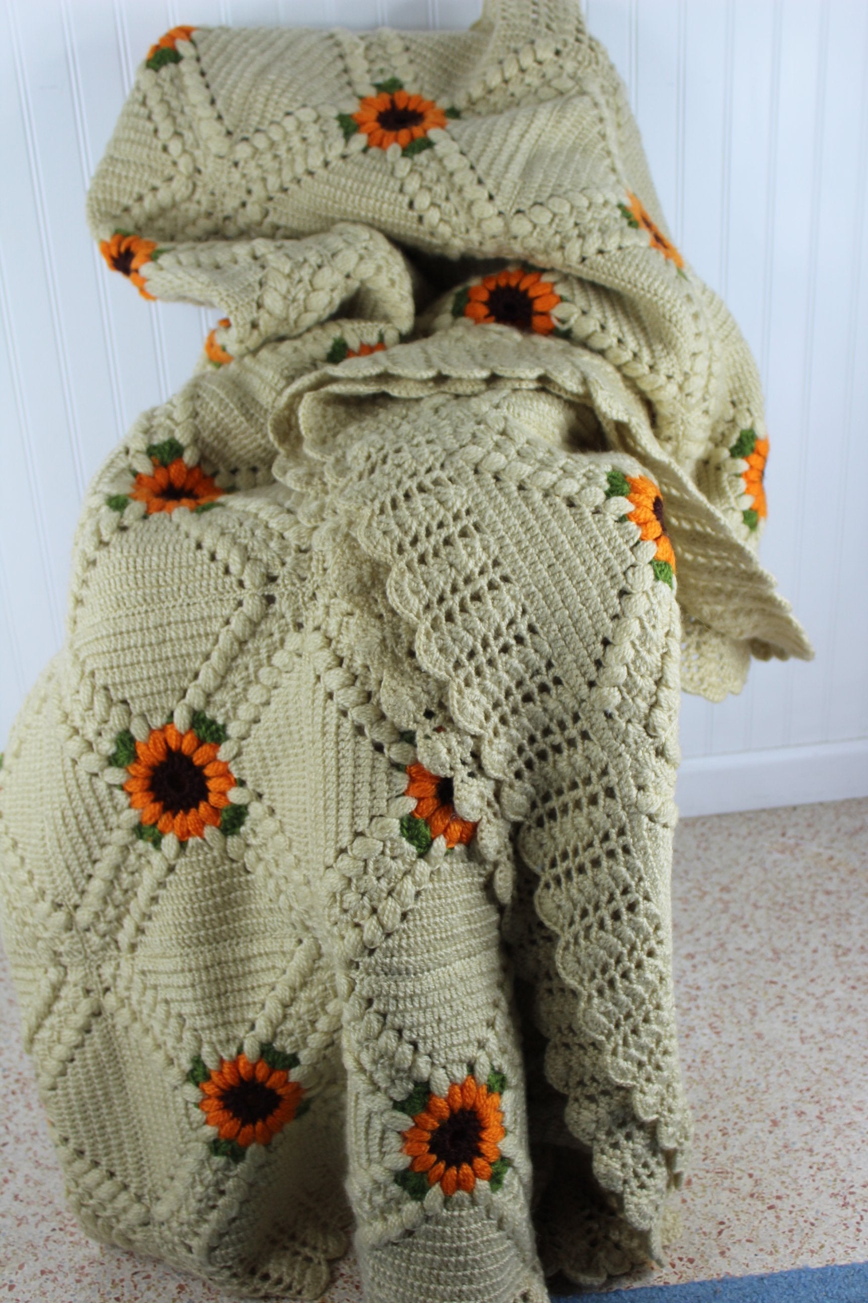 Heavy Crochet Coverlet Bedspread Sunflowers on Natural Diamond PatternDimensional Flowers Hand Made Large  incredible