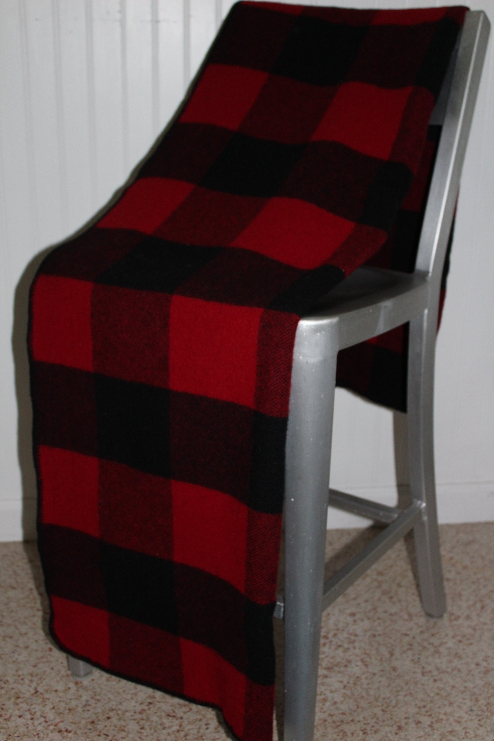 Marlboro Blanket Buffalo Plaid  58" X 70" Black Red Wool Nylon Blend USA dense